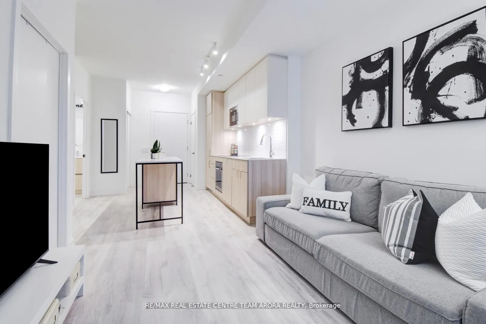 215 Lakeshore Road W, #437