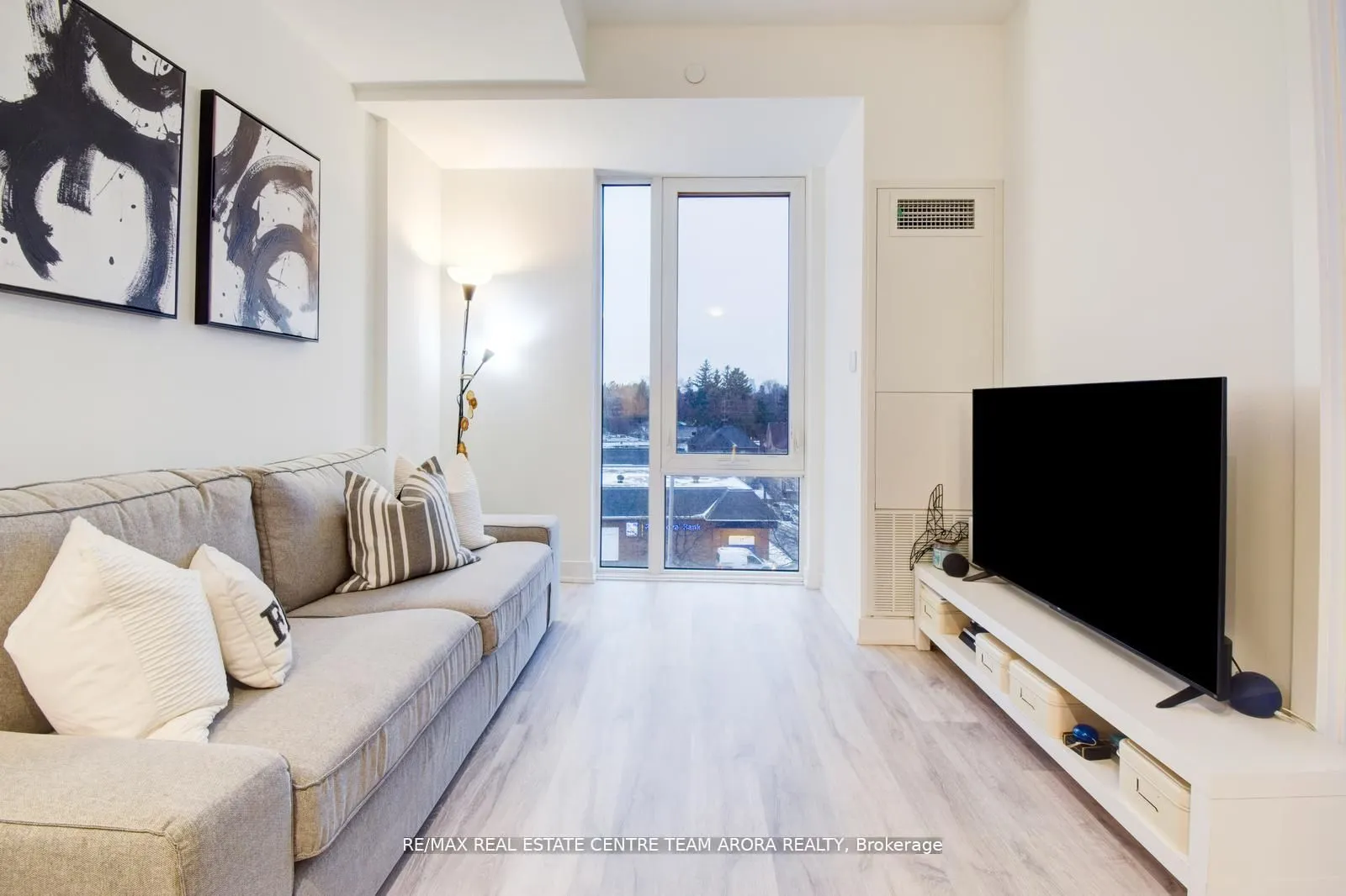 215 Lakeshore Road W, #437