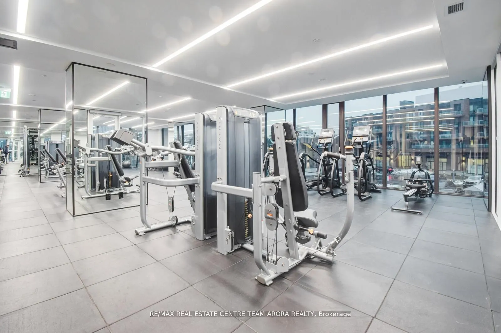215 Lakeshore Road W, #437