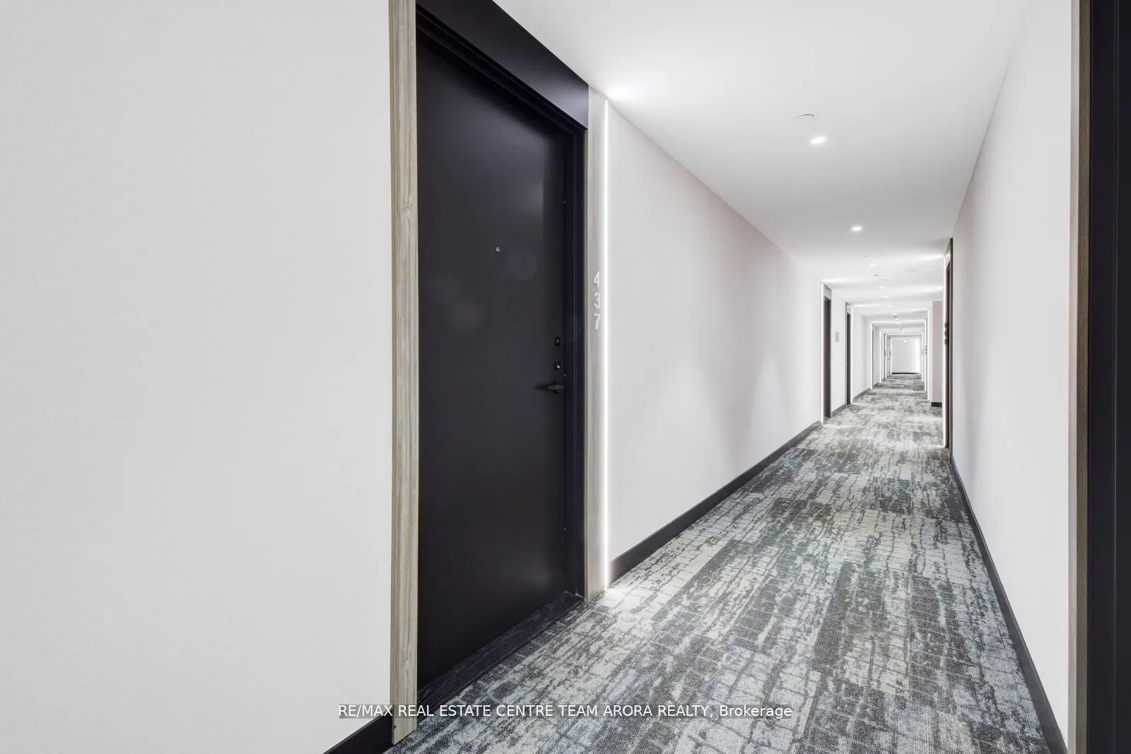 215 Lakeshore Road W, #437