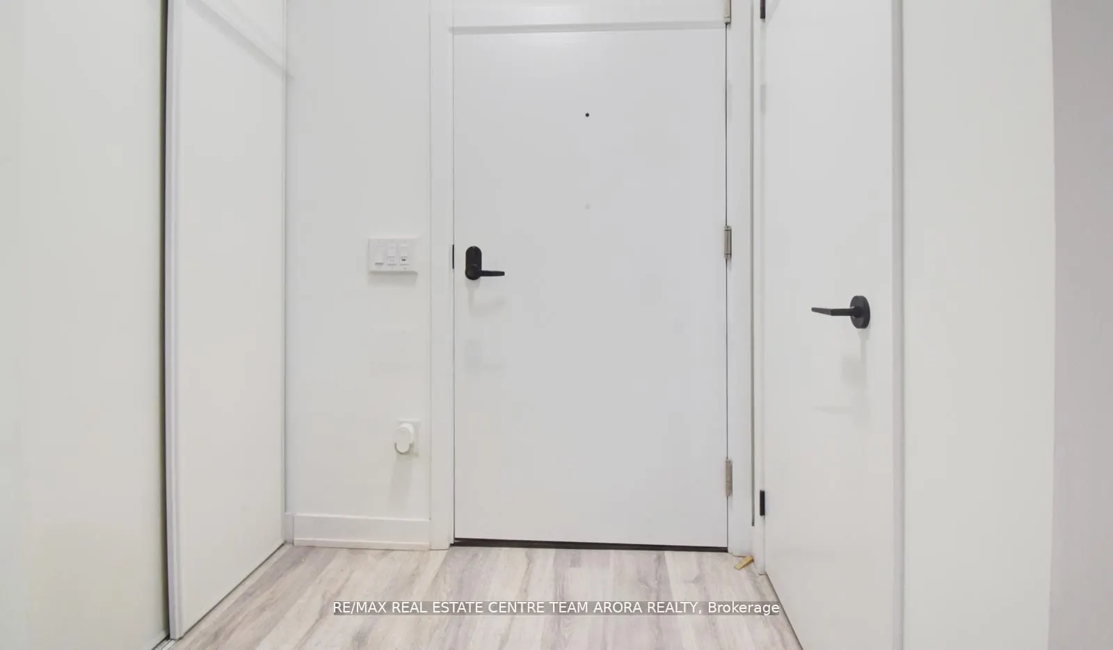 215 Lakeshore Road W, #437
