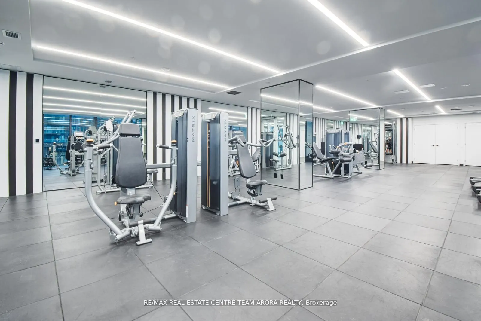 215 Lakeshore Road W, #437