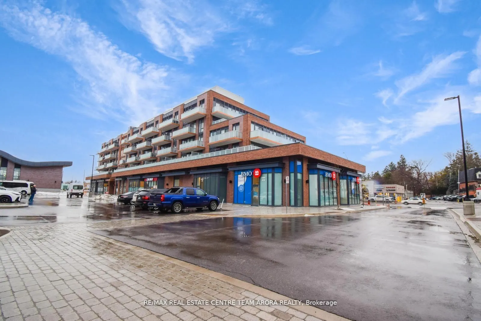215 Lakeshore Road W, #437