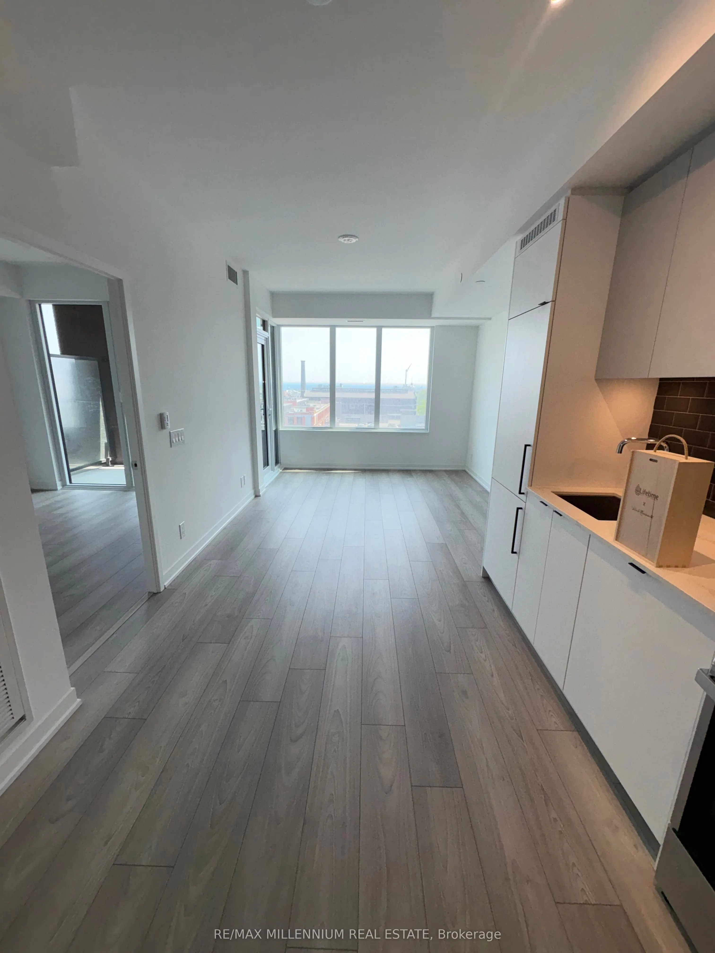 1182 King Street, #616