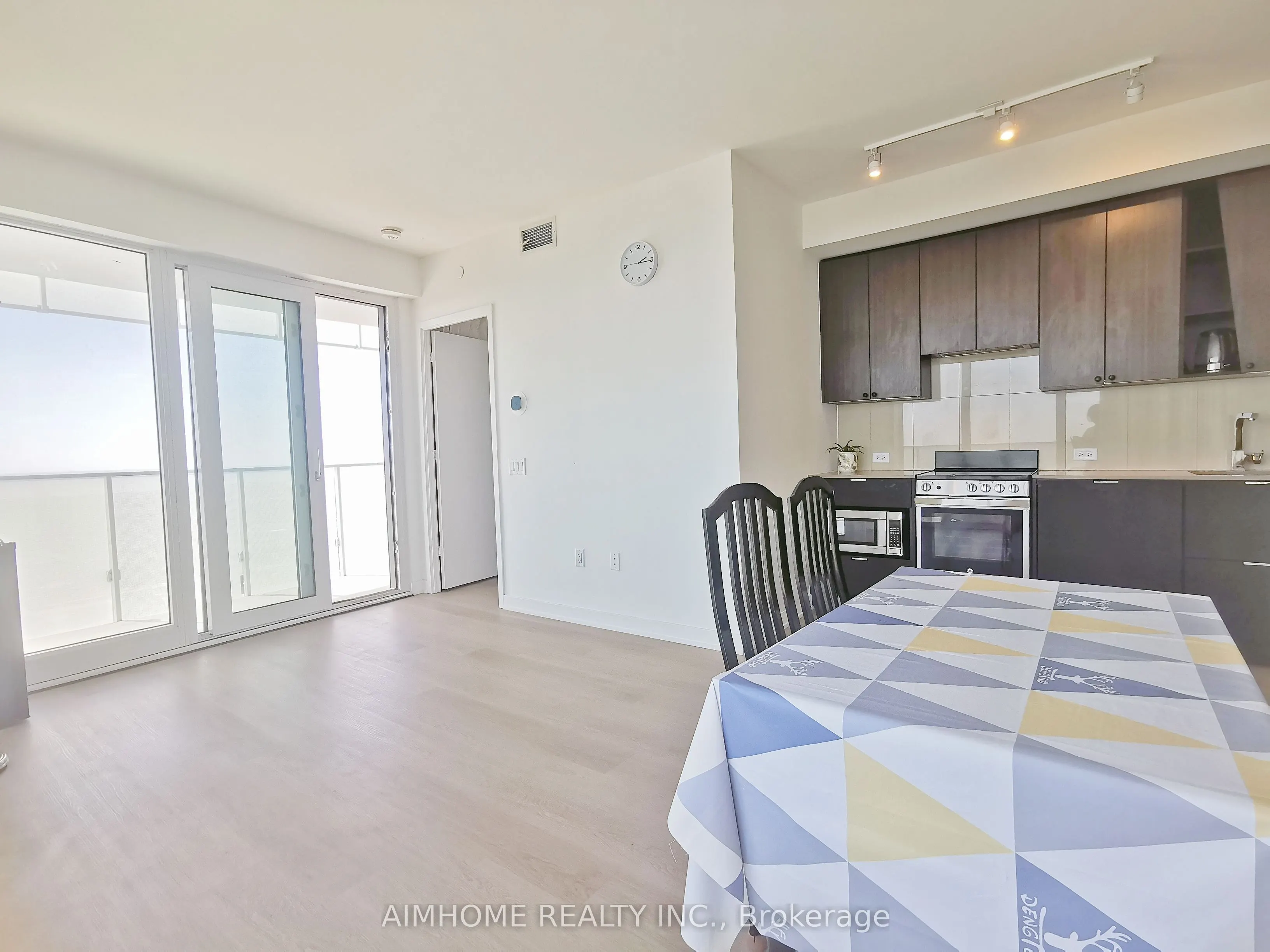 3883 Quartz Road N, #5404