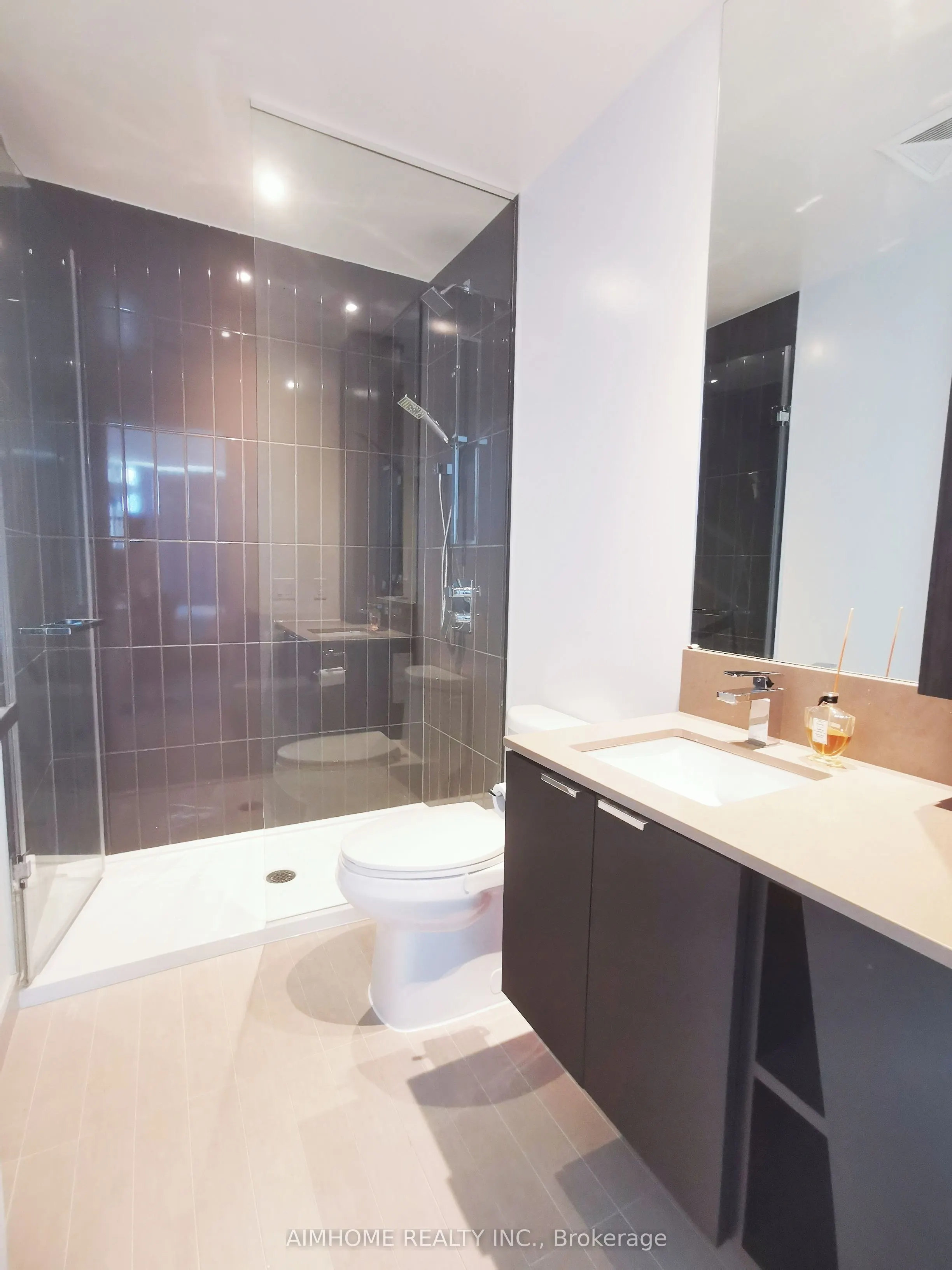 3883 Quartz Road N, #5404