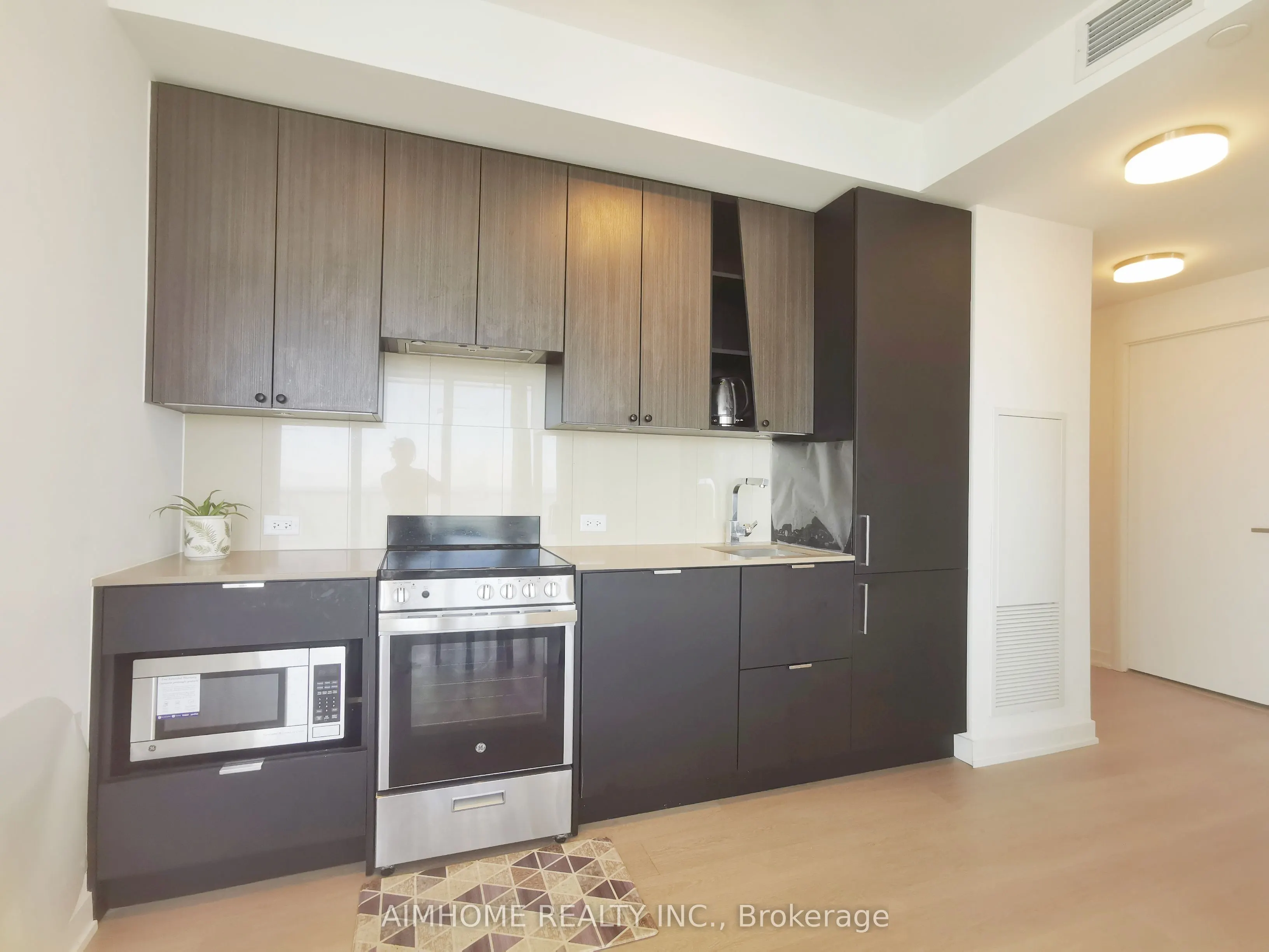 3883 Quartz Road N, #5404