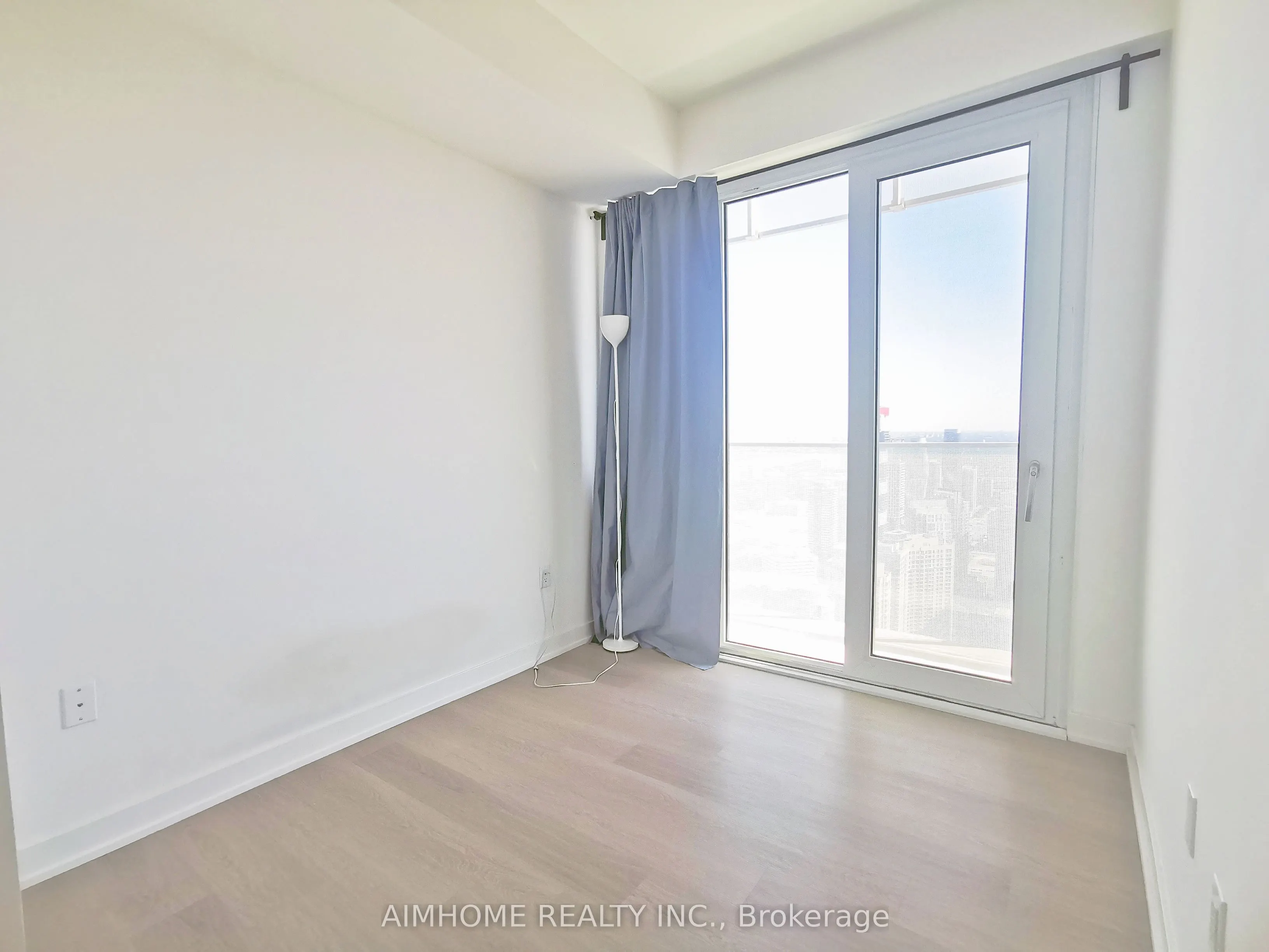 3883 Quartz Road N, #5404