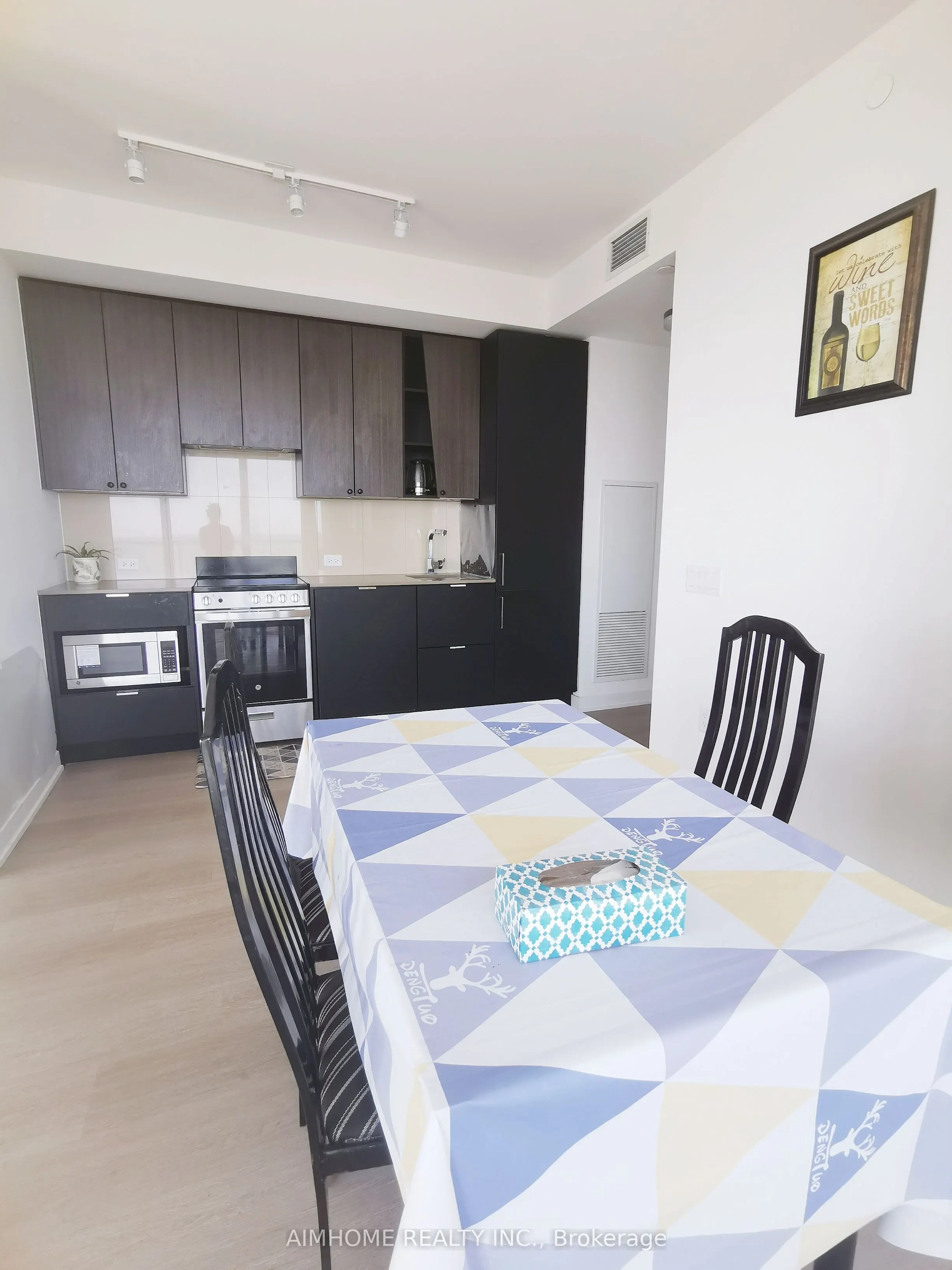 3883 Quartz Road N, #5404