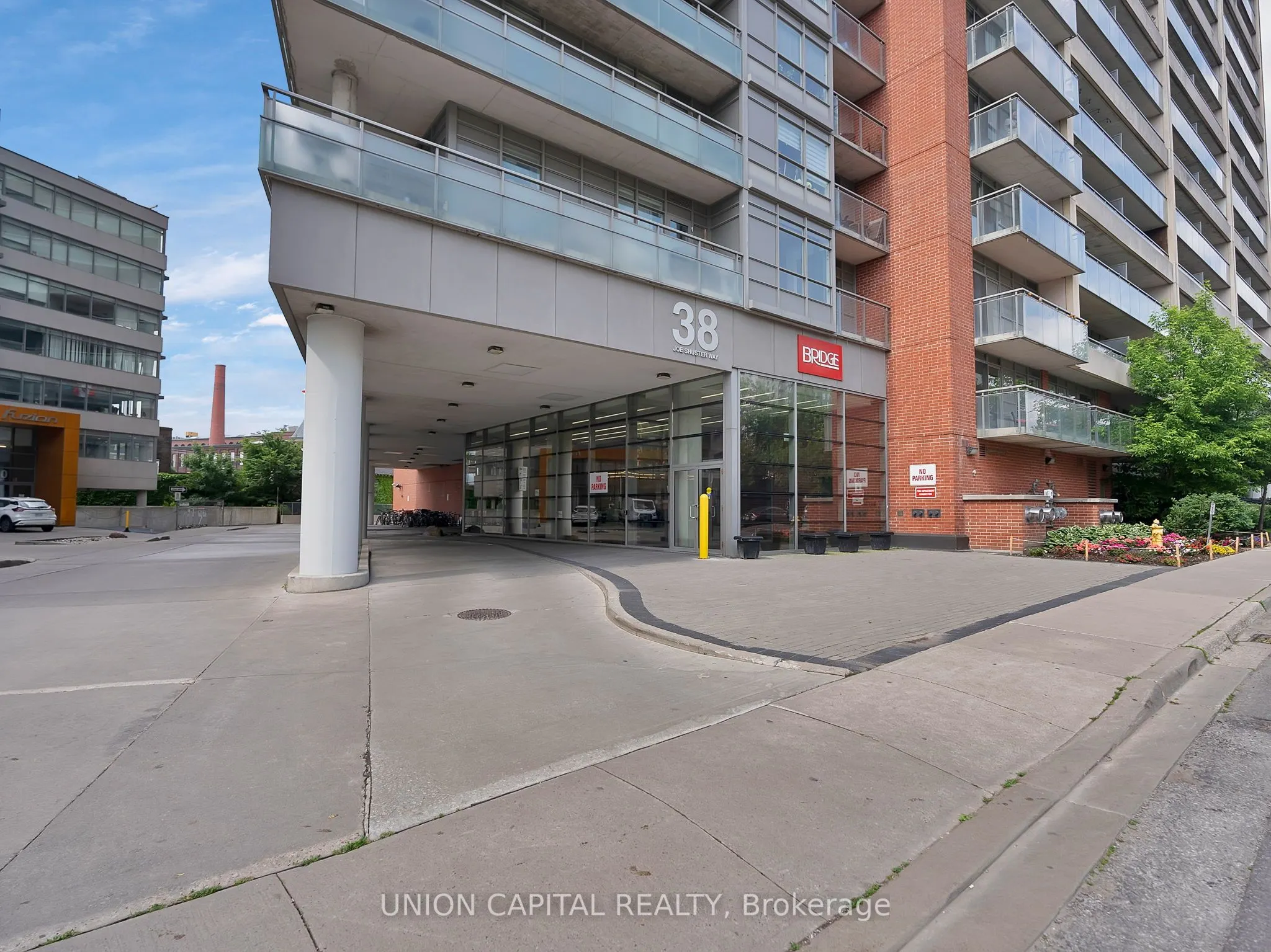 38 Joe Shuster Way, #919