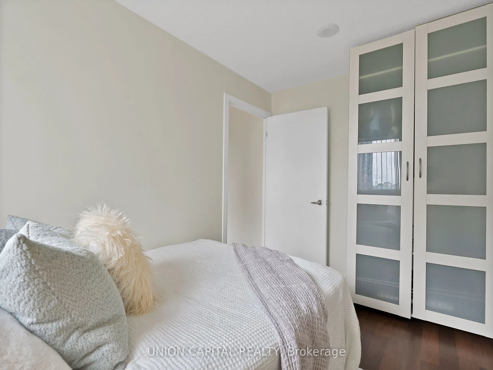 38 Joe Shuster Way, #919