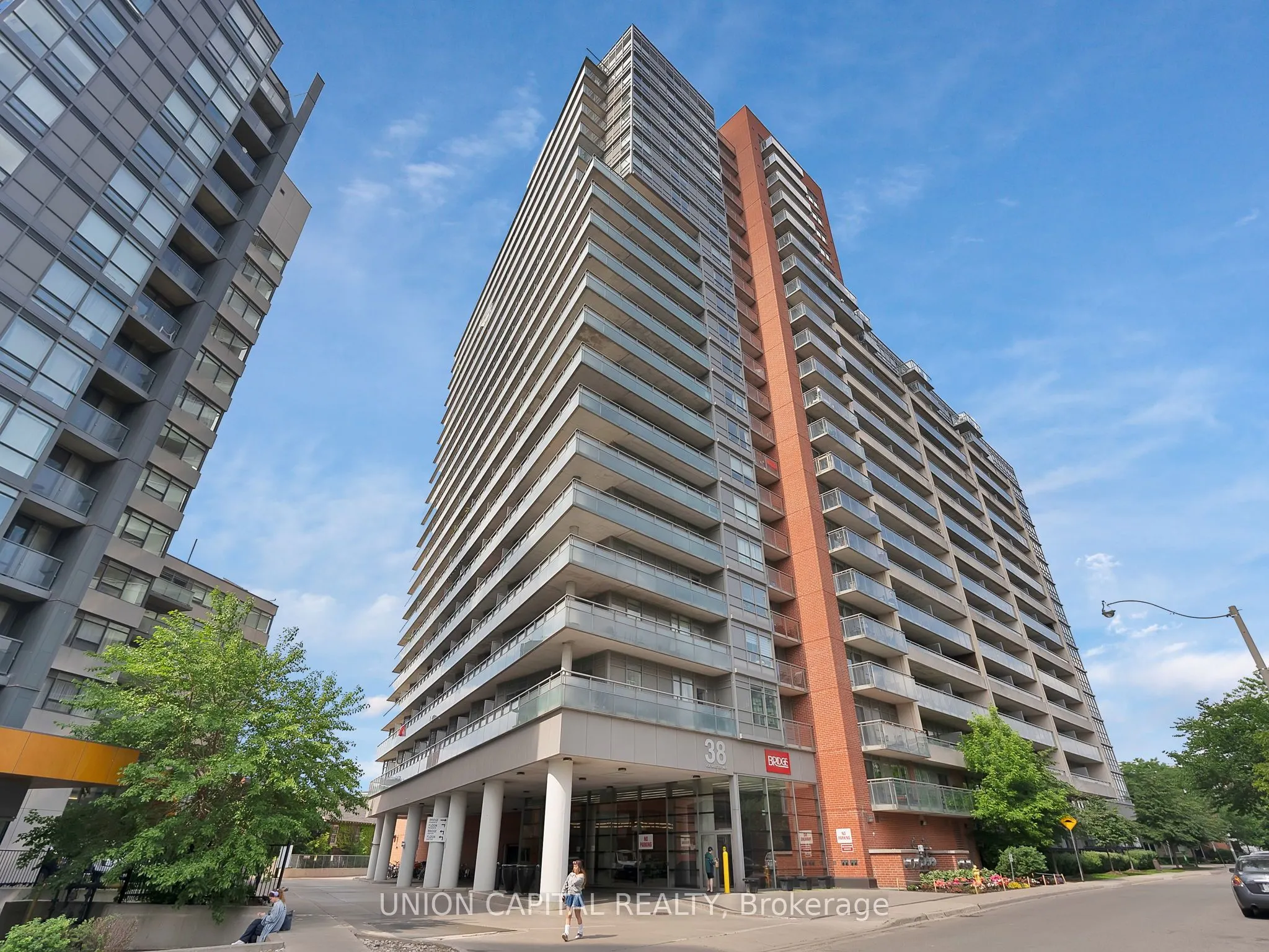 38 Joe Shuster Way, #919