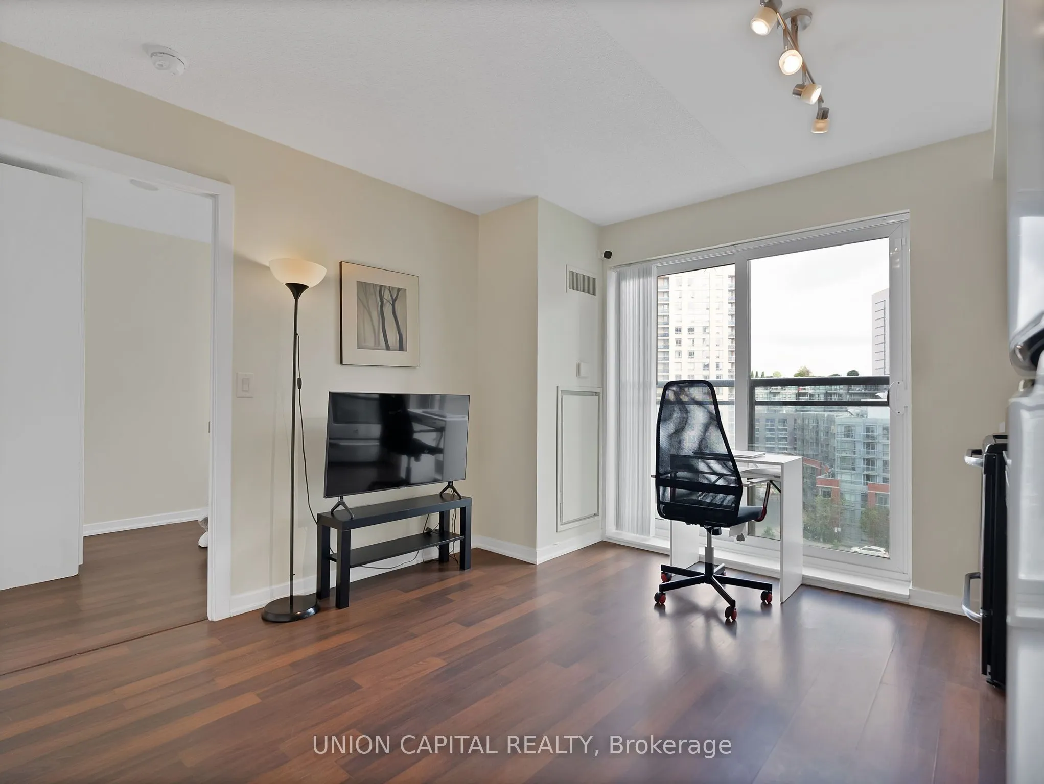 38 Joe Shuster Way, #919