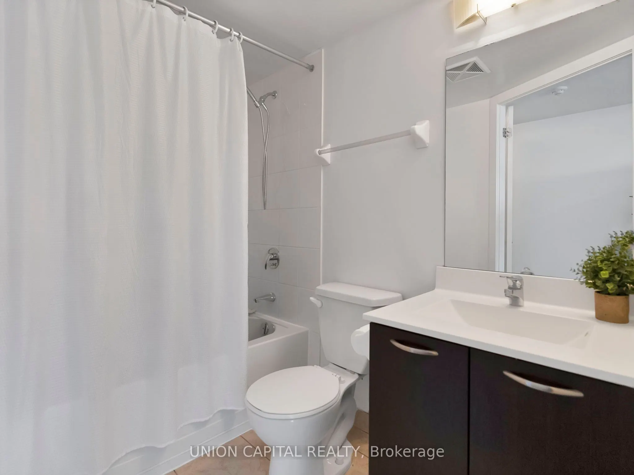 38 Joe Shuster Way, #919