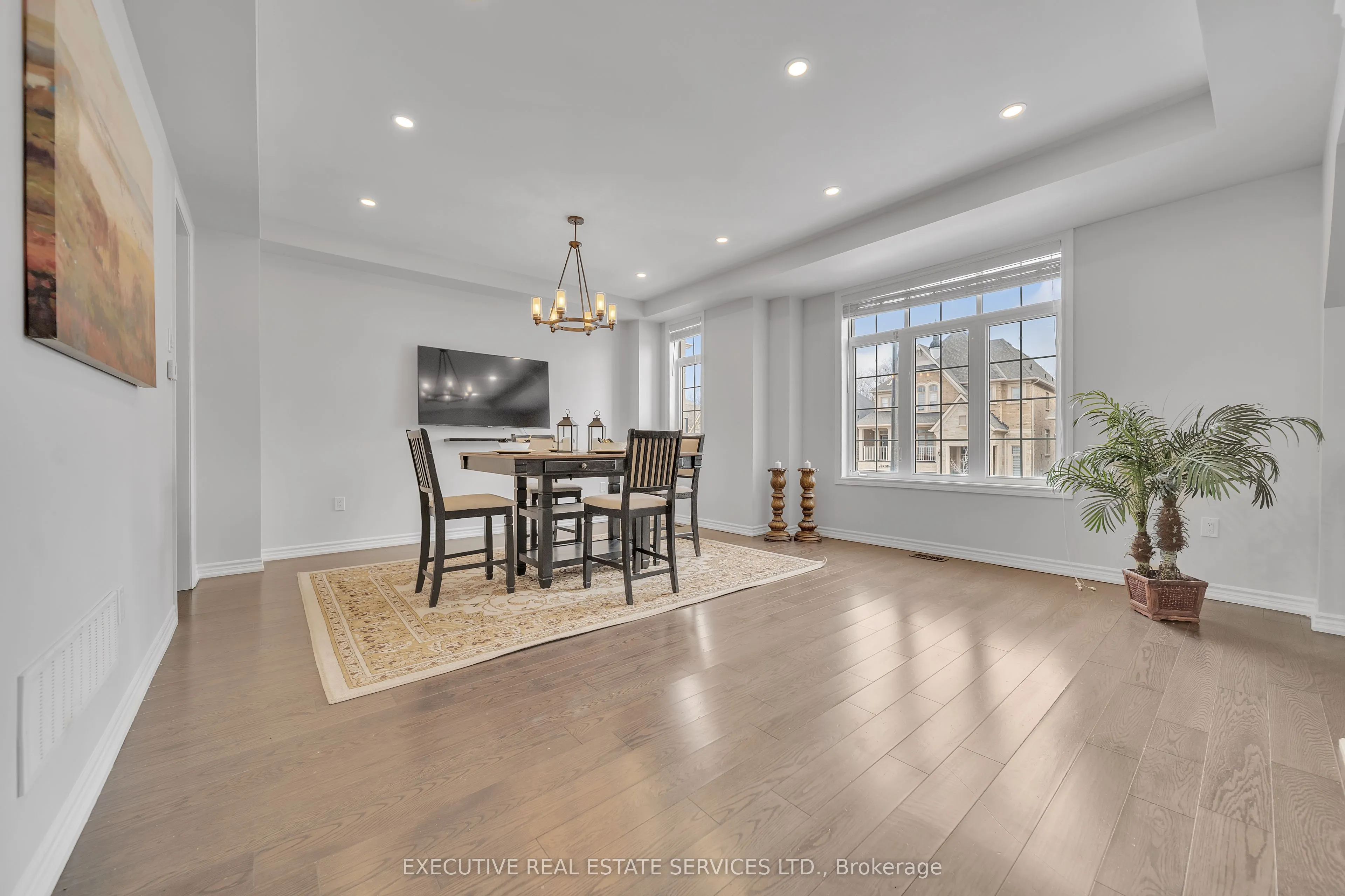 168 Thornbush Boulevard