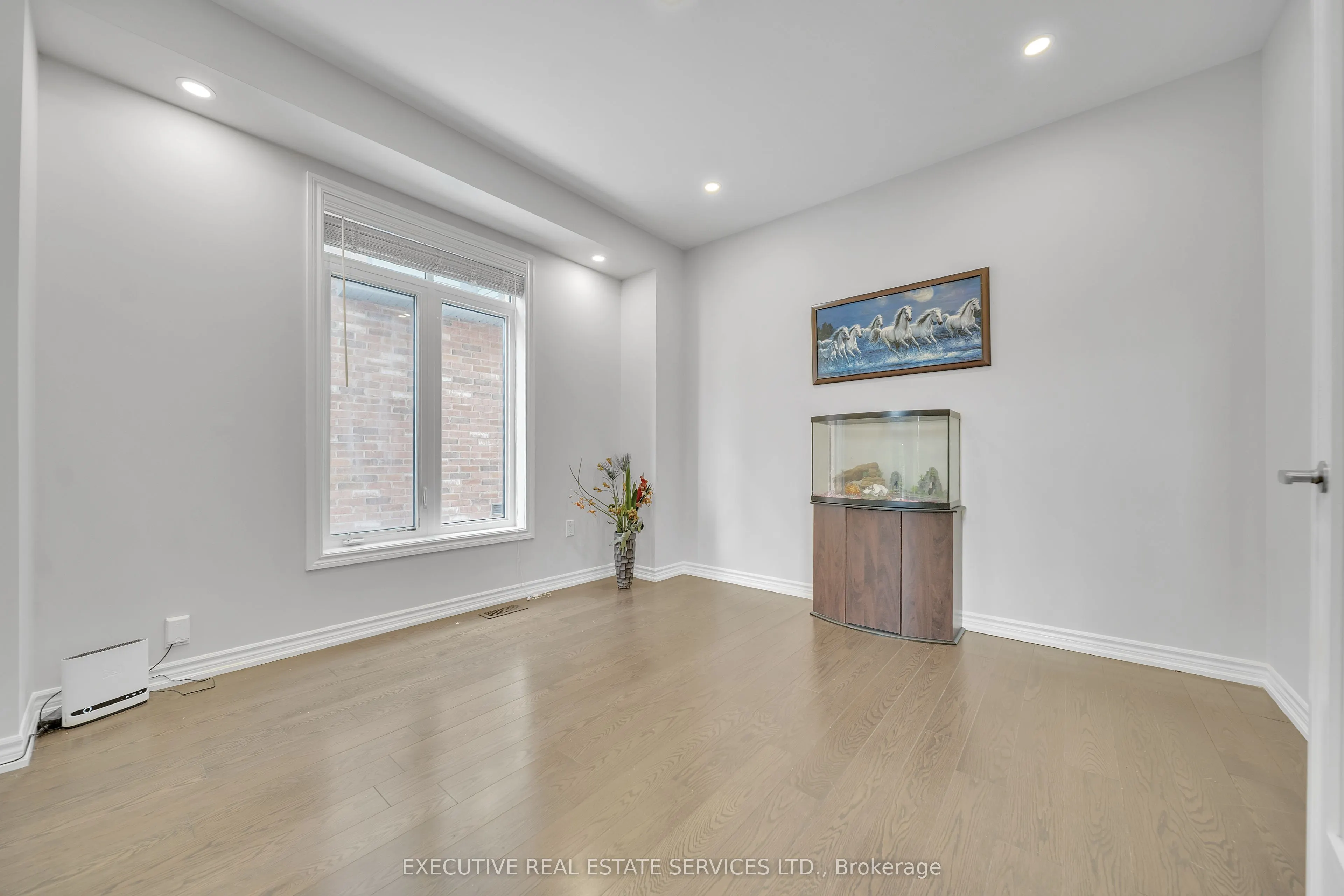 168 Thornbush Boulevard