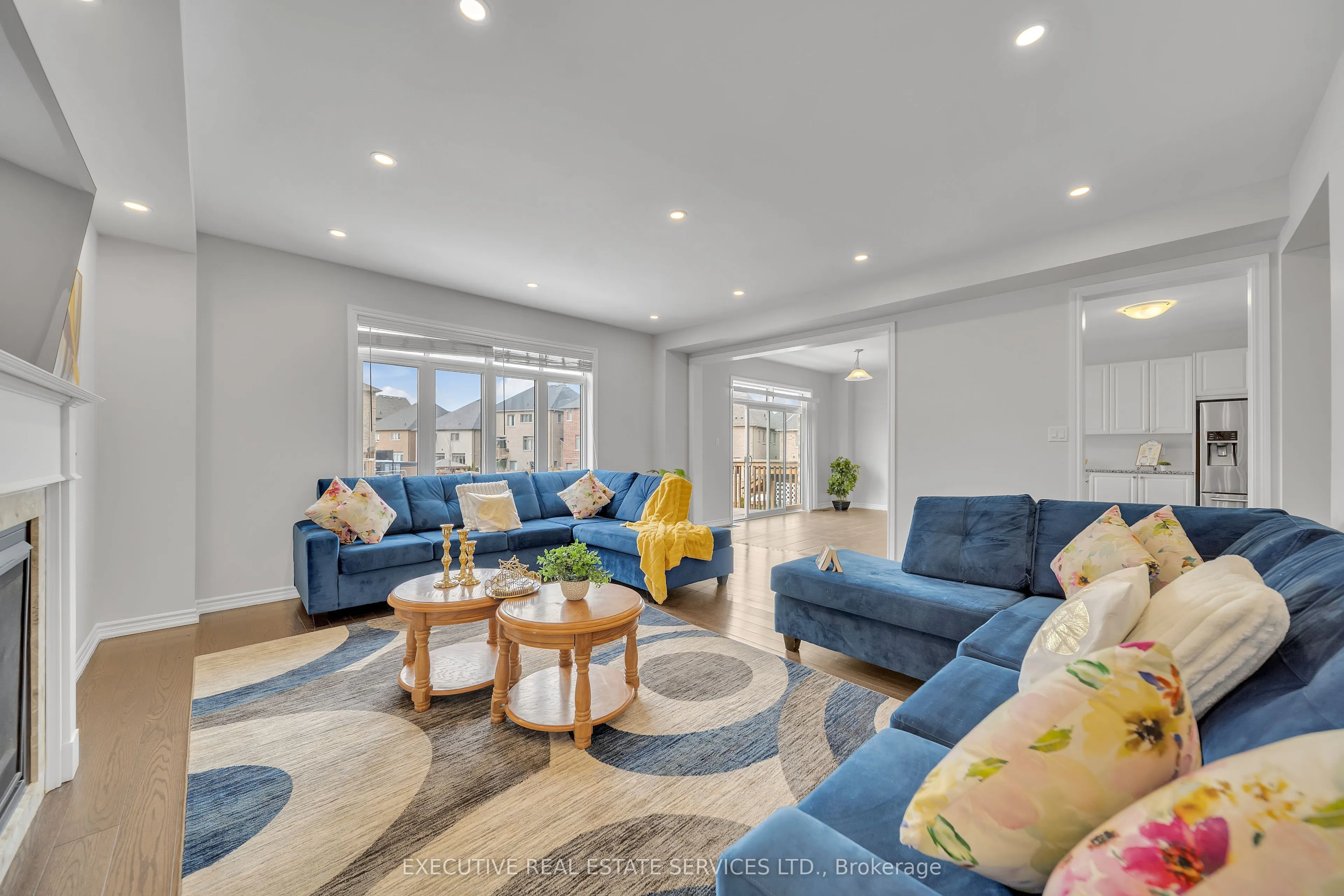 168 Thornbush Boulevard