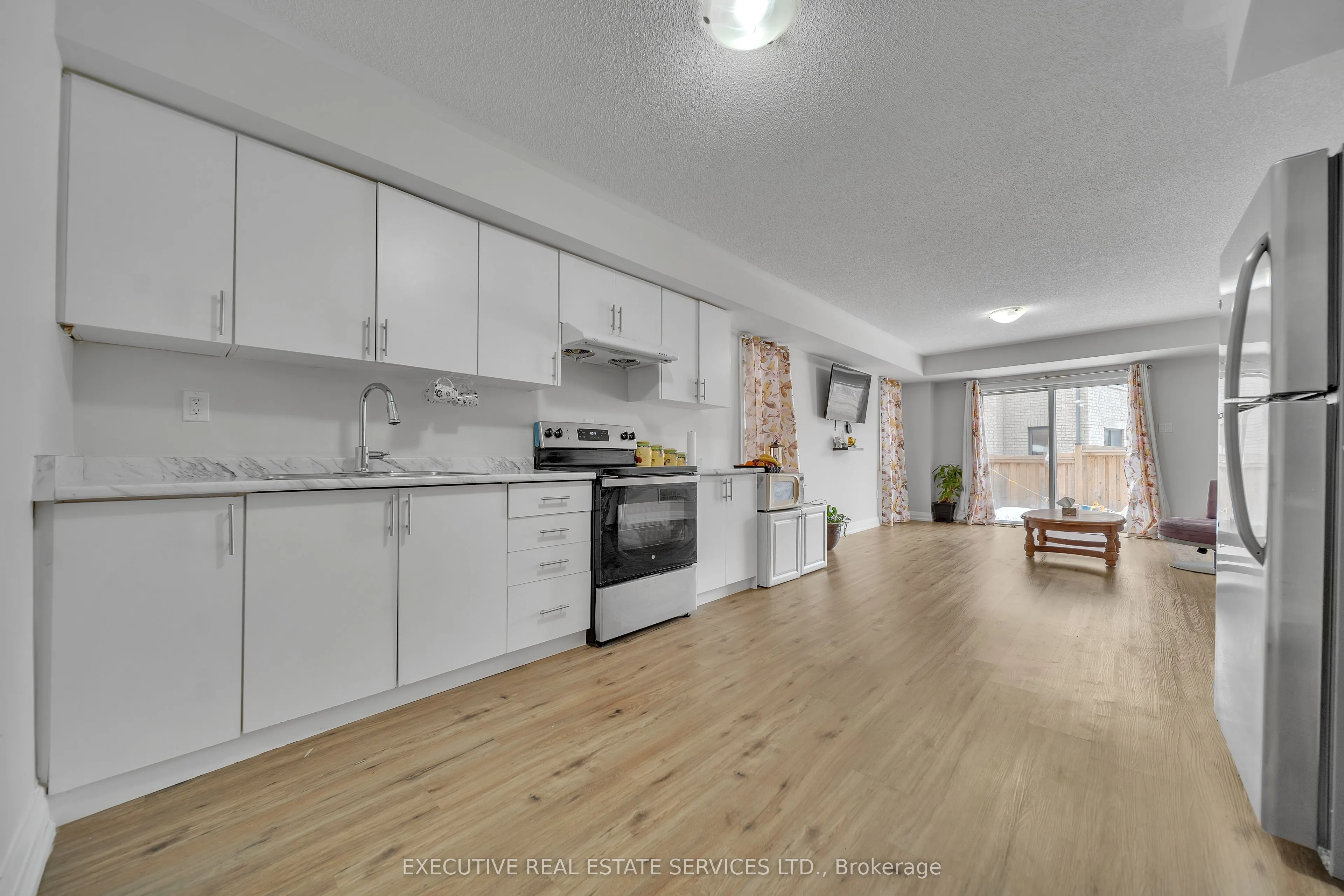 168 Thornbush Boulevard