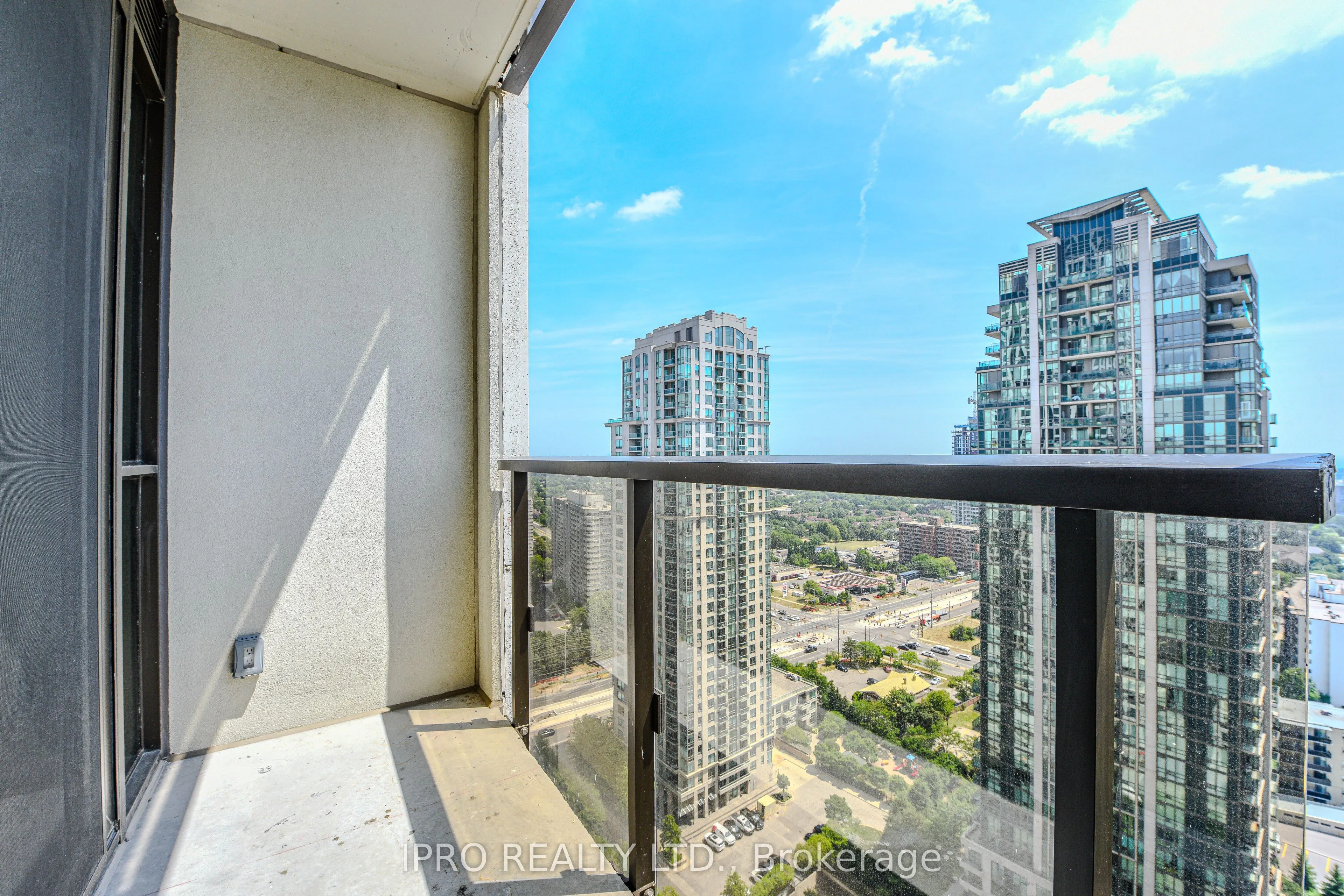 36 Elm Drive, #2505