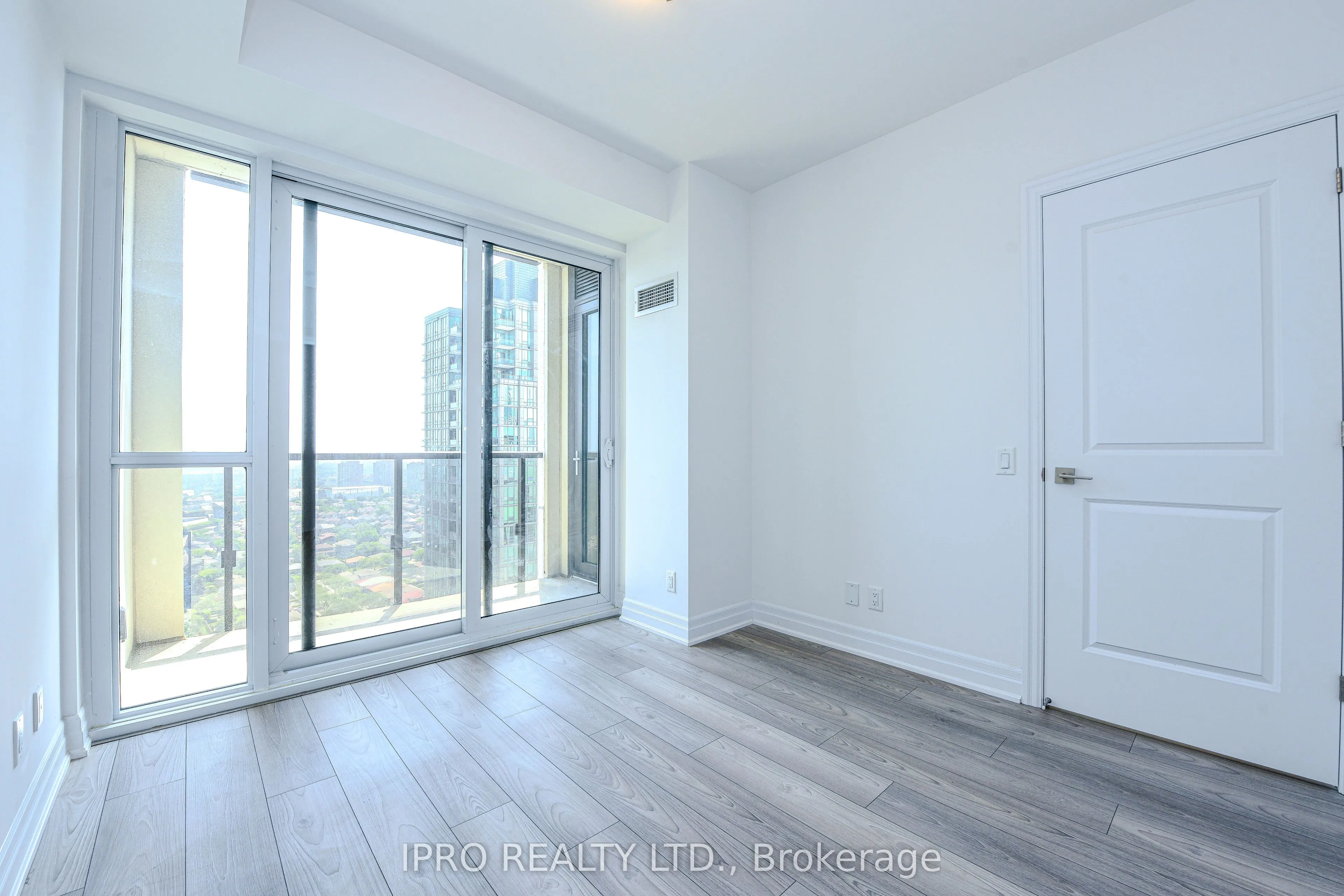 36 Elm Drive, #2505