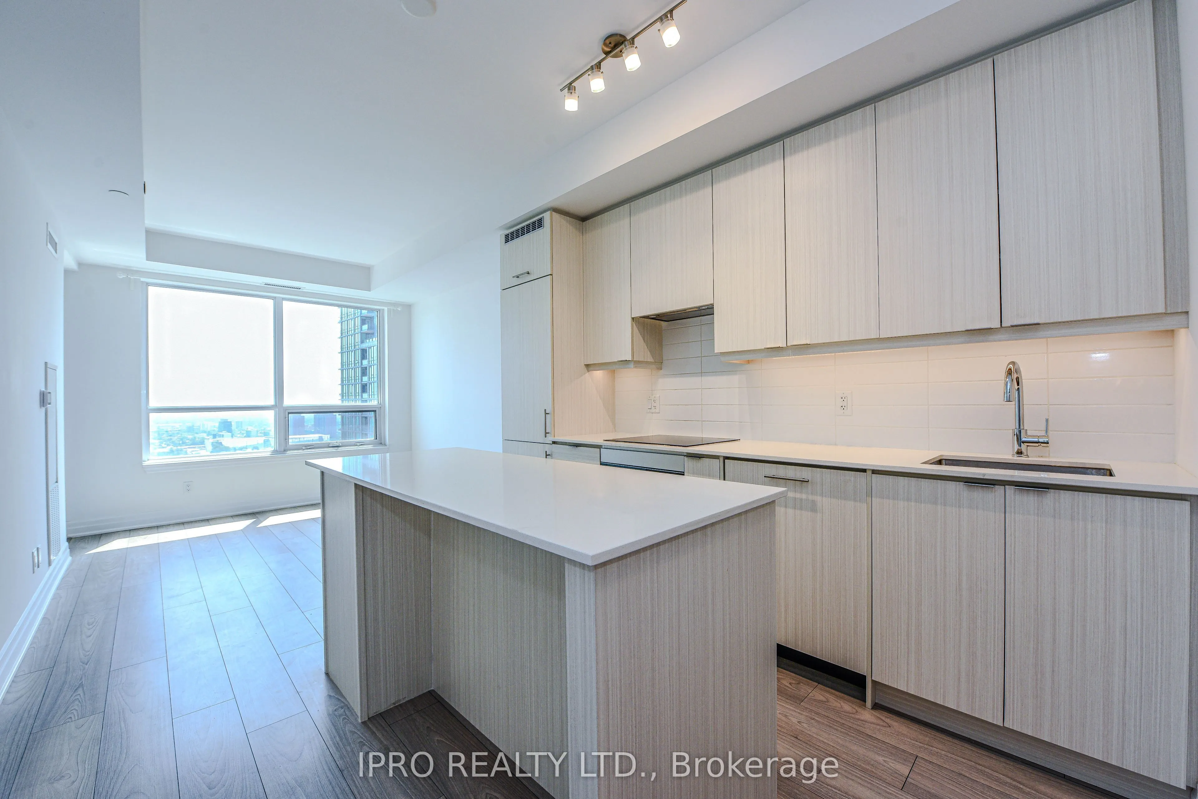 36 Elm Drive, #2505