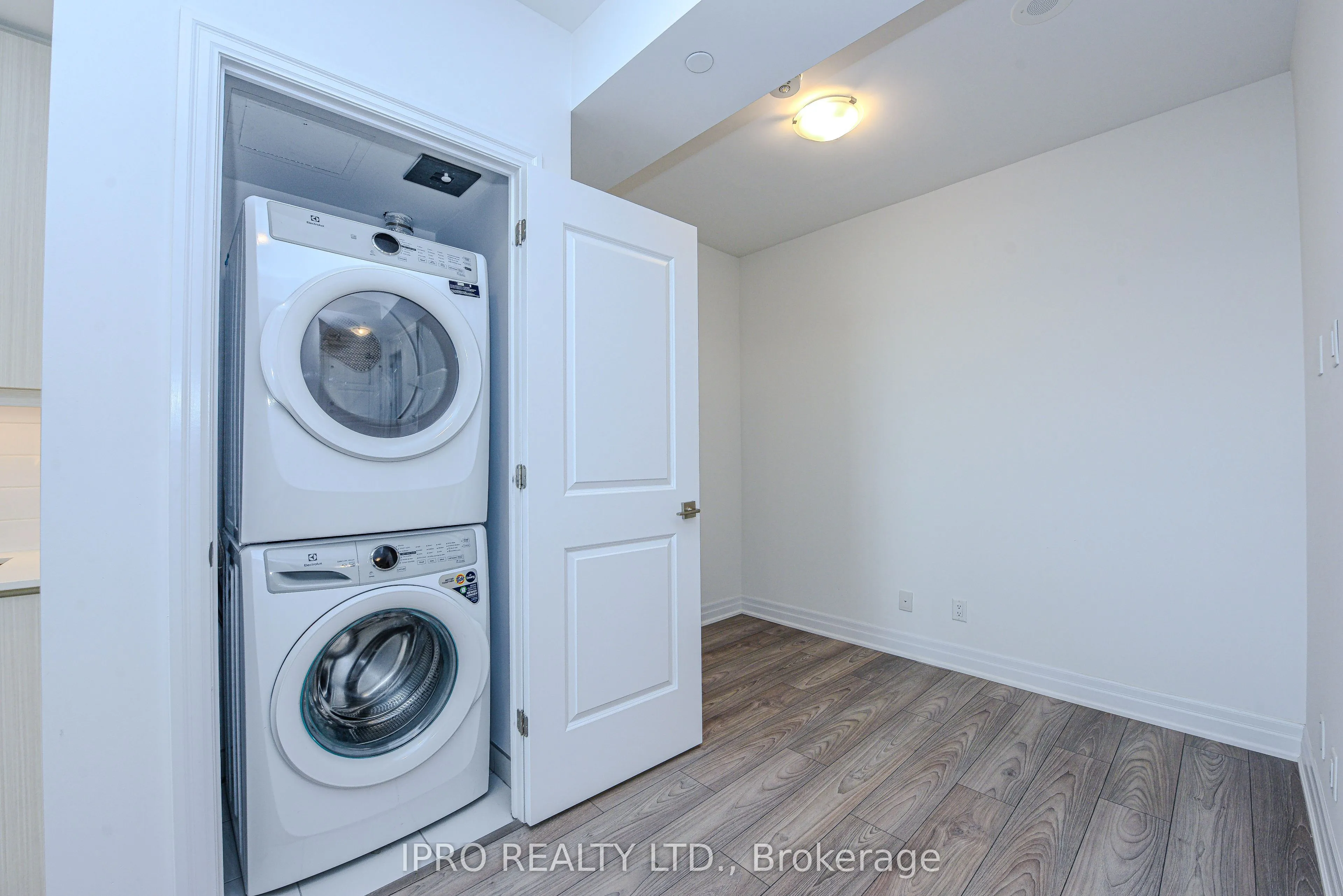 36 Elm Drive, #2505