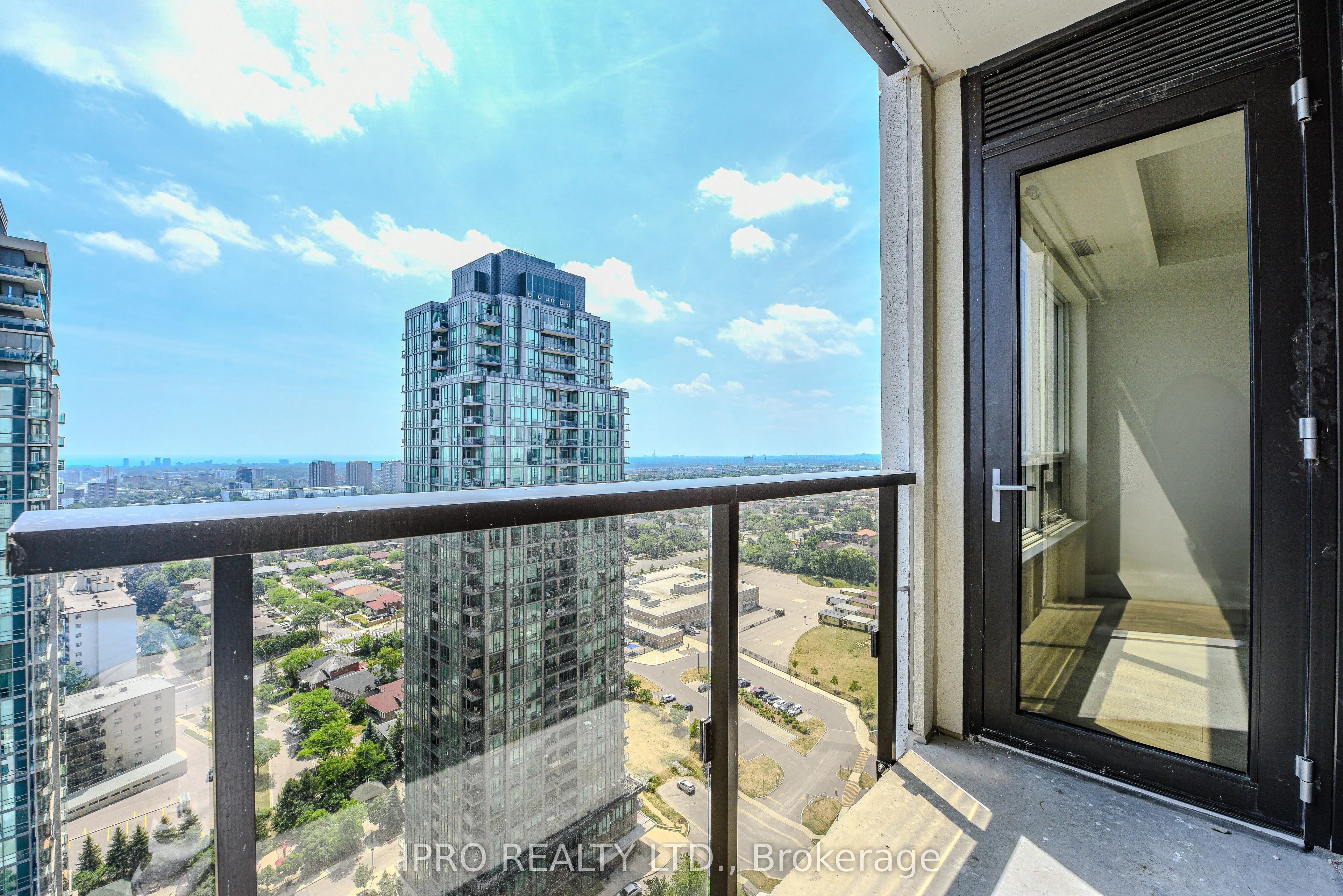 36 Elm Drive, #2505