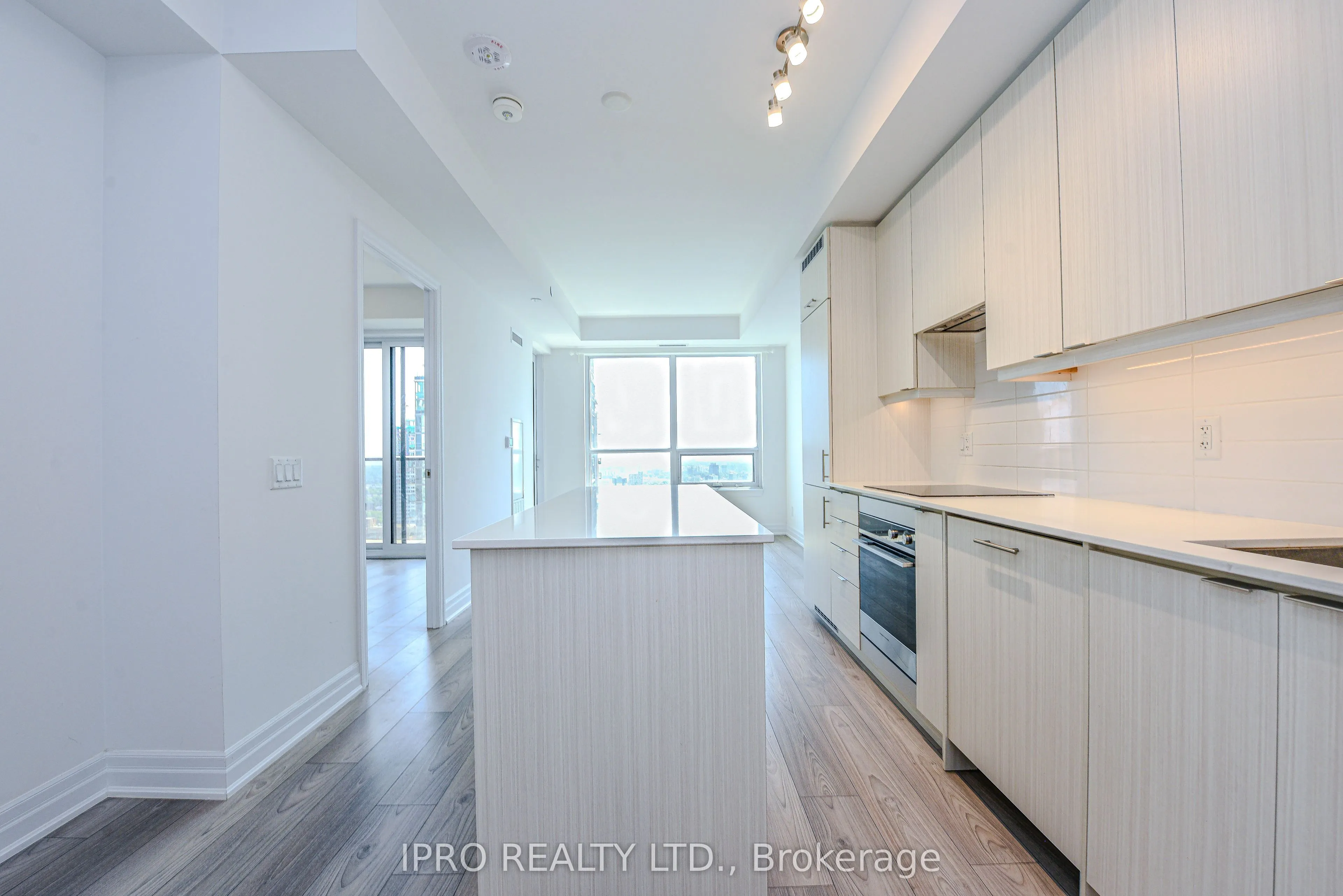 36 Elm Drive, #2505