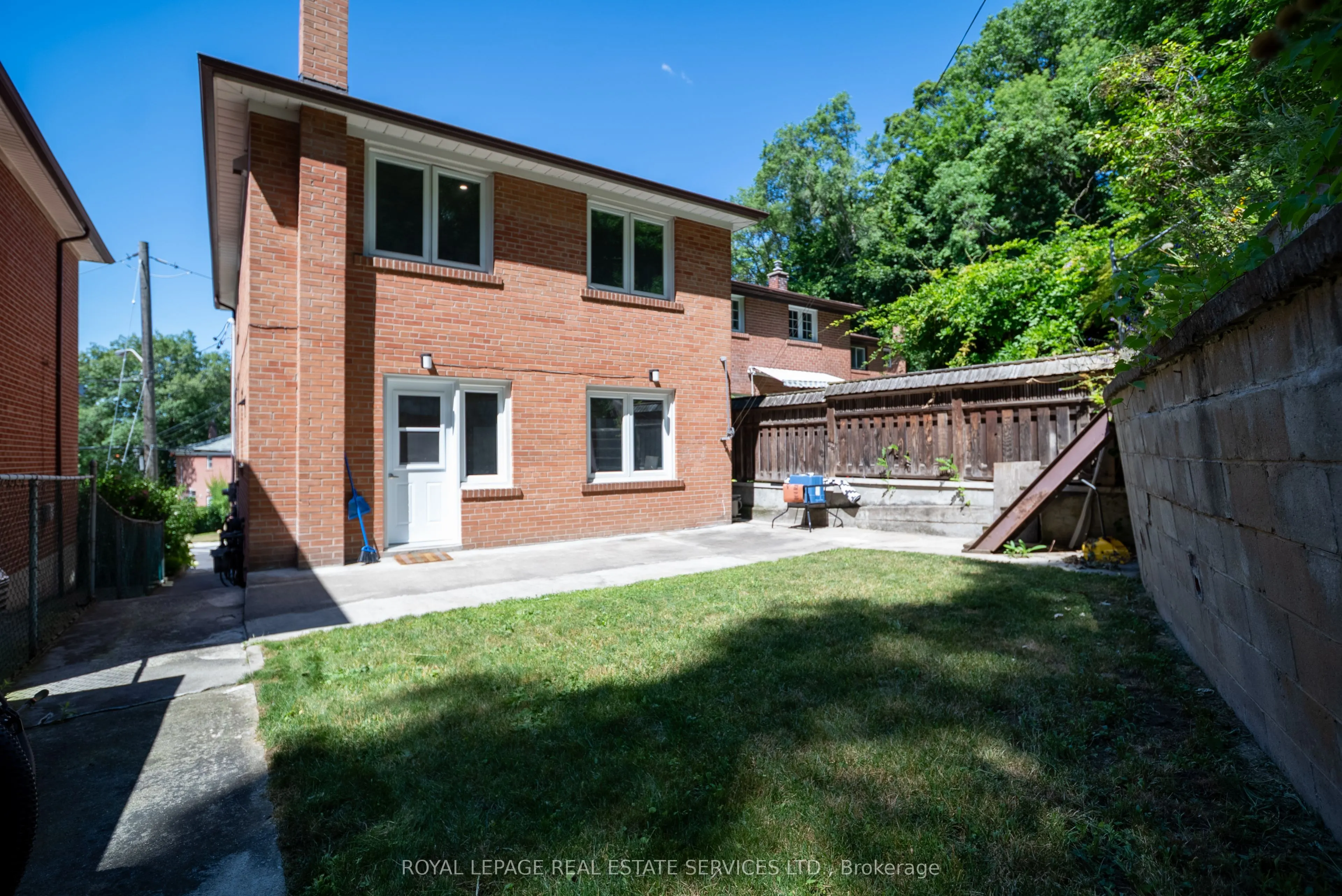 177 Gooch Avenue, #2