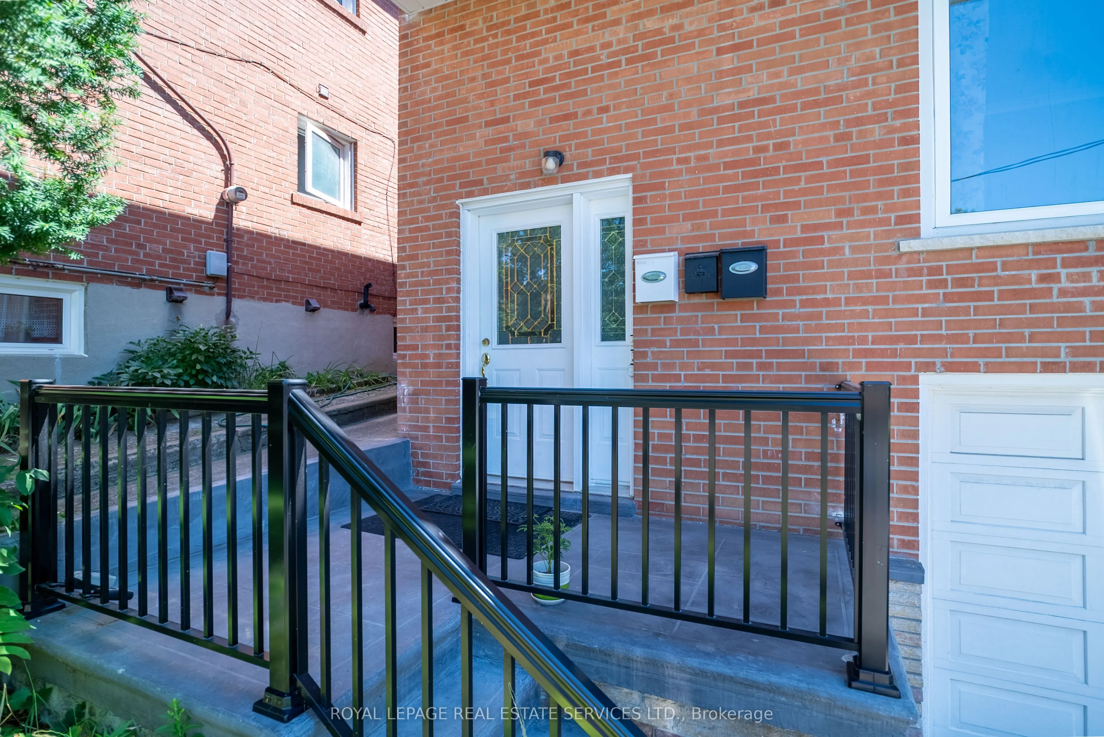 177 Gooch Avenue, #2