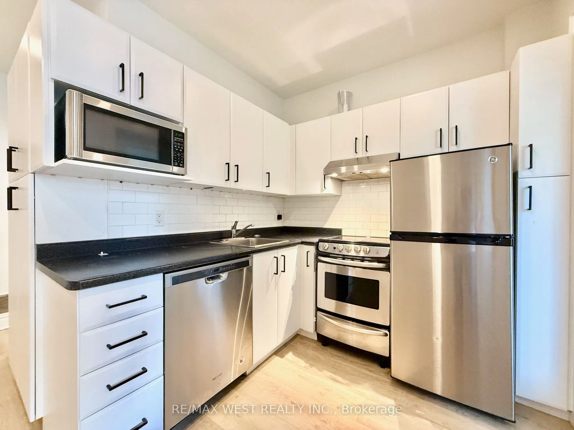 534 Gladstone Avenue, #Main