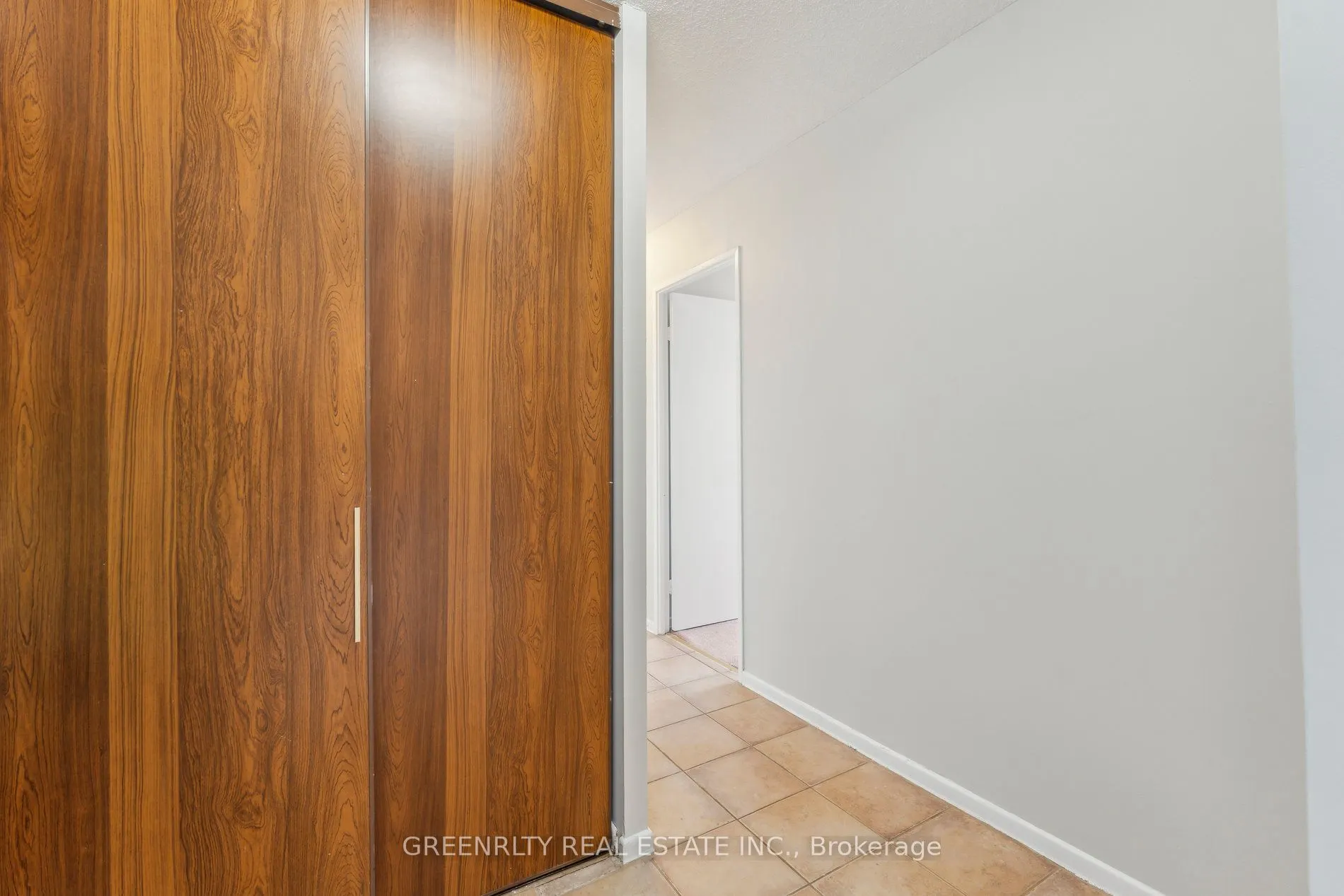 15 Kensington Road, #1903
