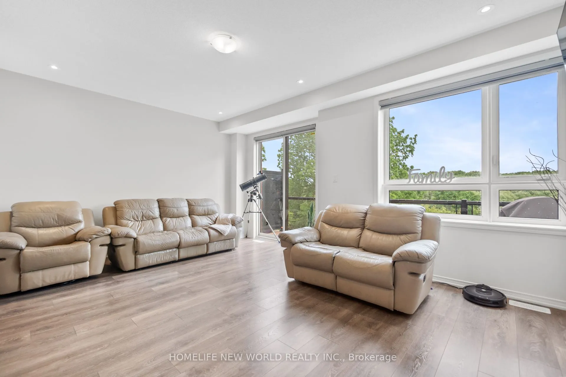 51 Woodstream Drive