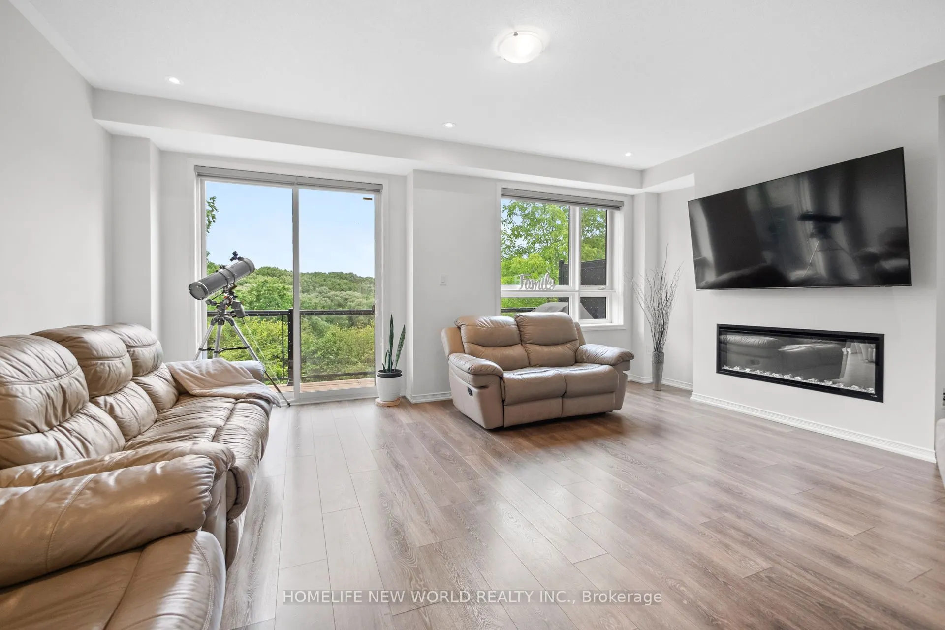 51 Woodstream Drive