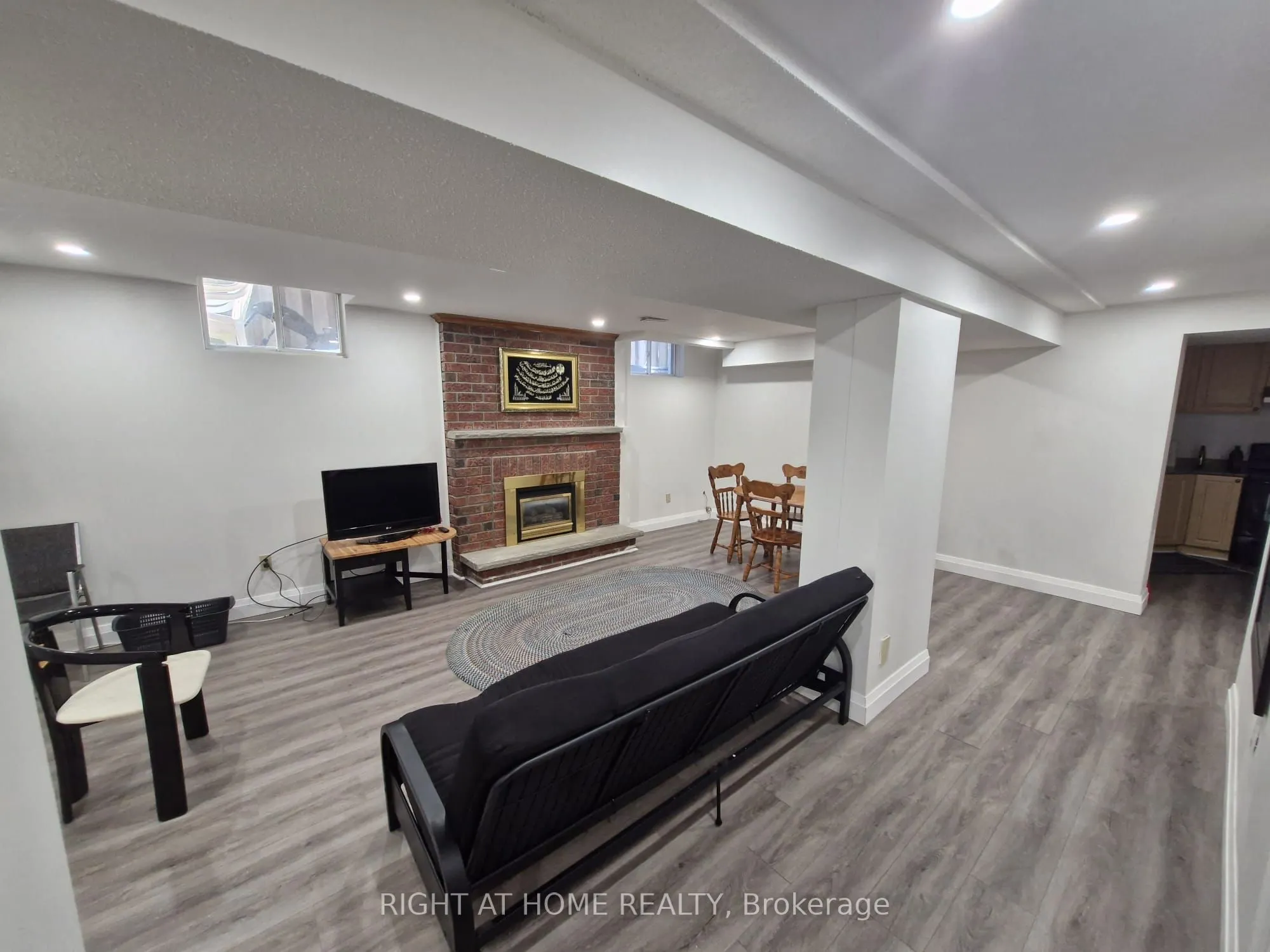 4469 Idlewilde Crescent