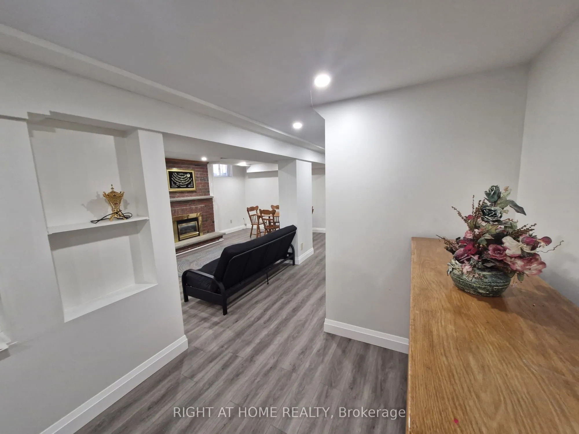 4469 Idlewilde Crescent