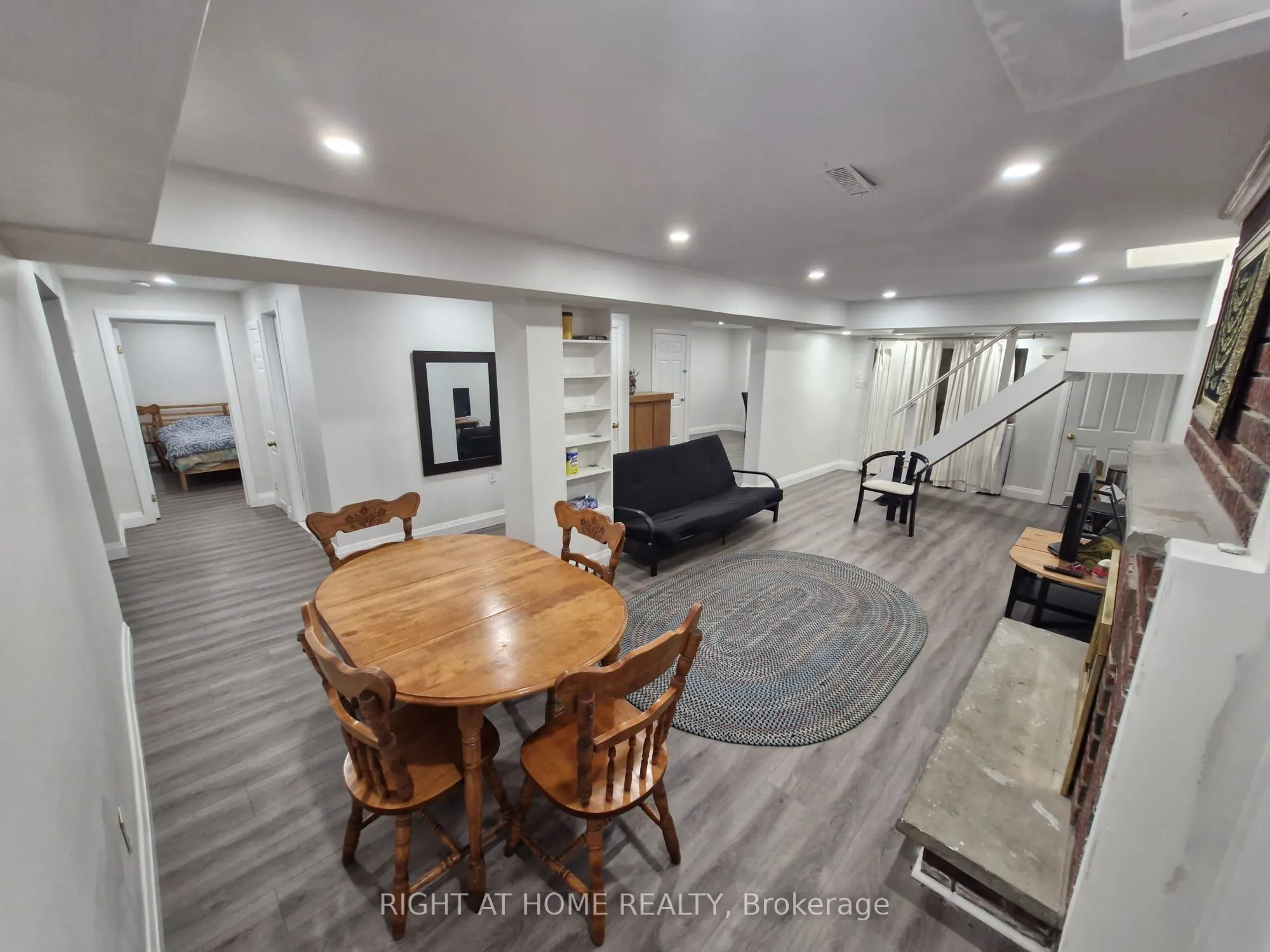 4469 Idlewilde Crescent