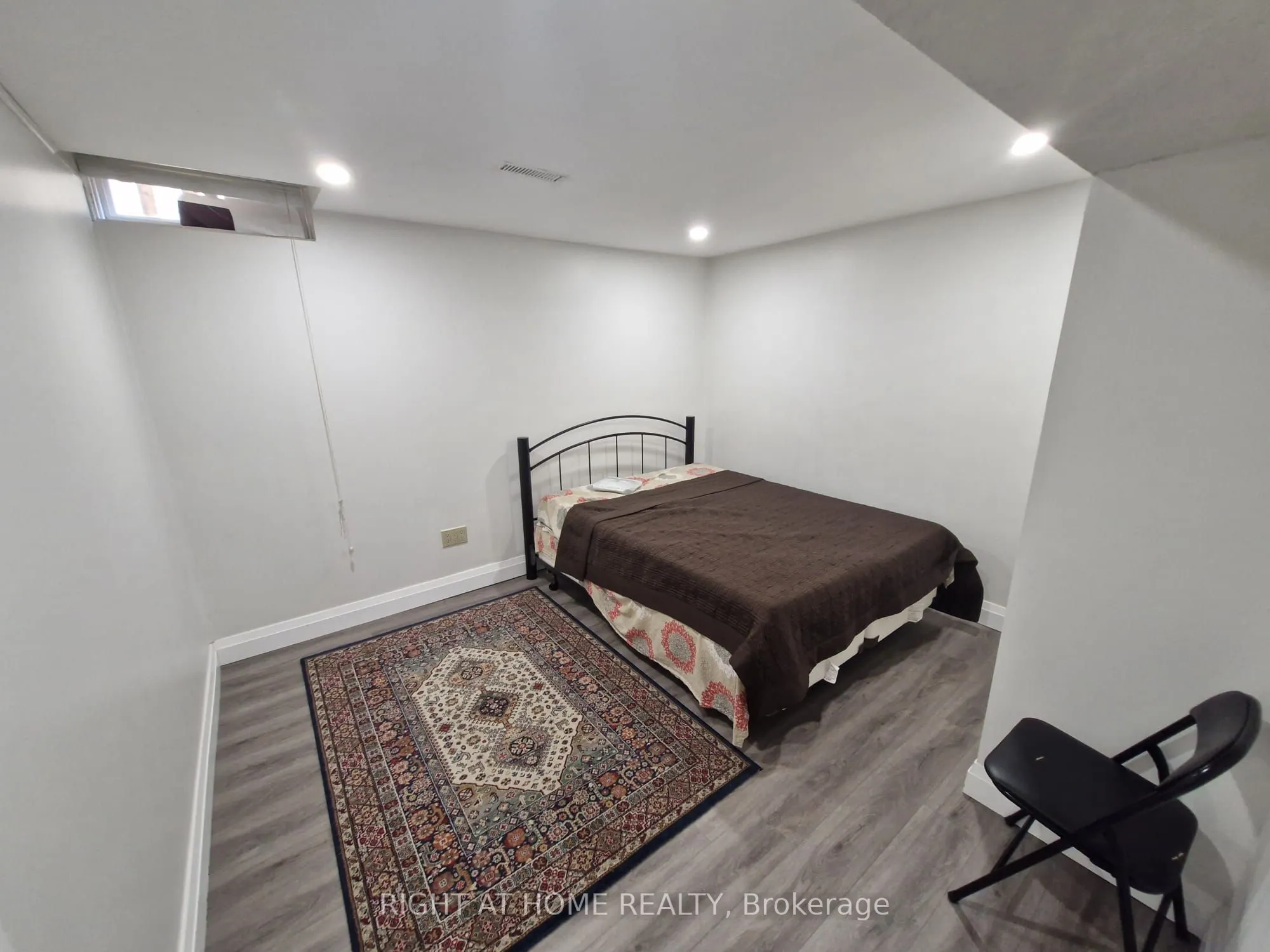 4469 Idlewilde Crescent