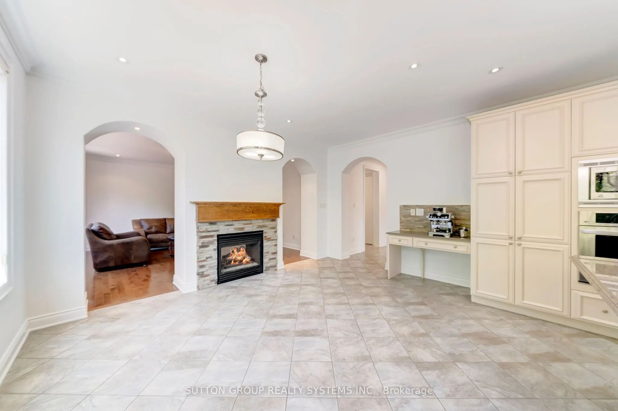 931 Syndenham Lane