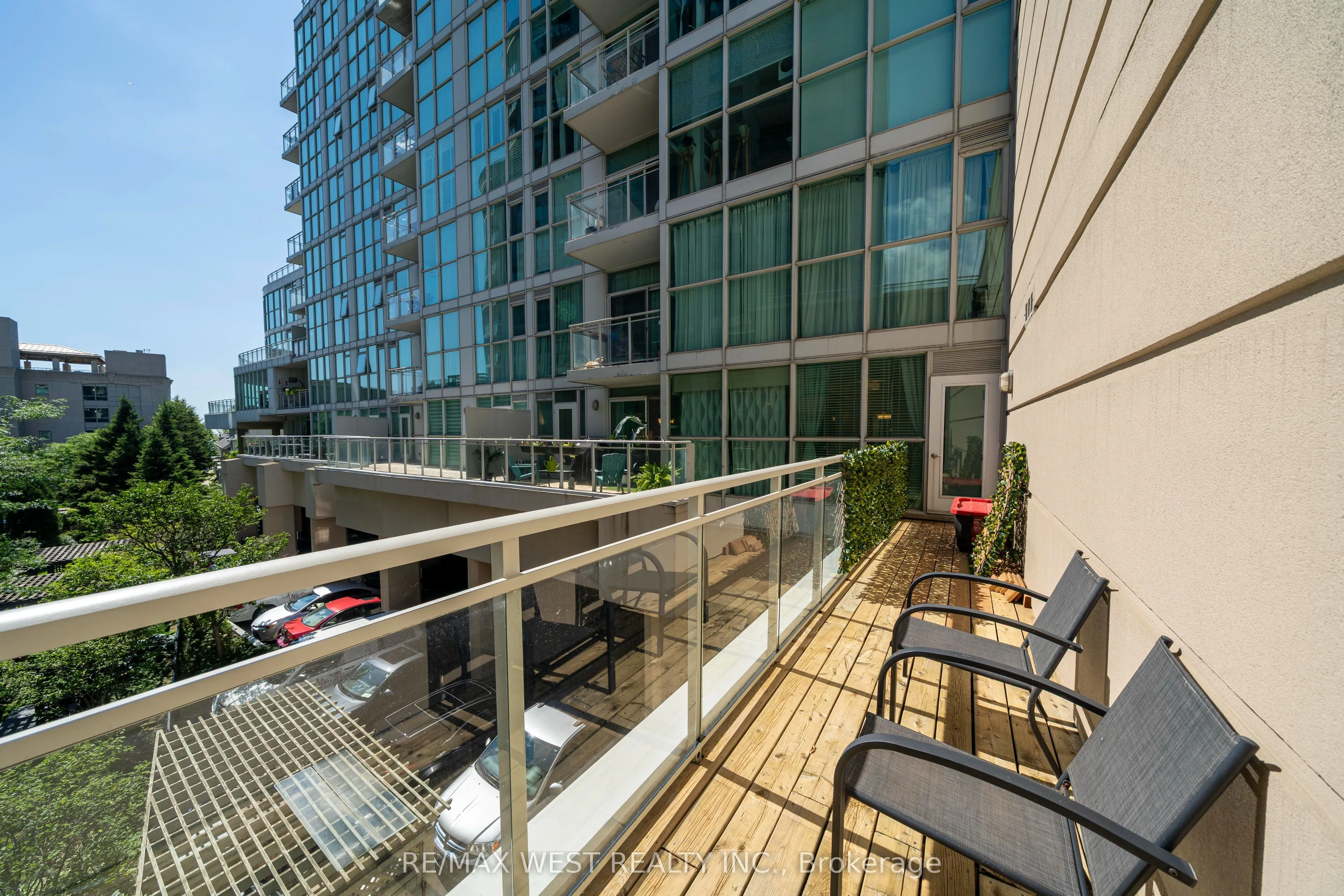 2067 Lake Shore Boulevard W, #202