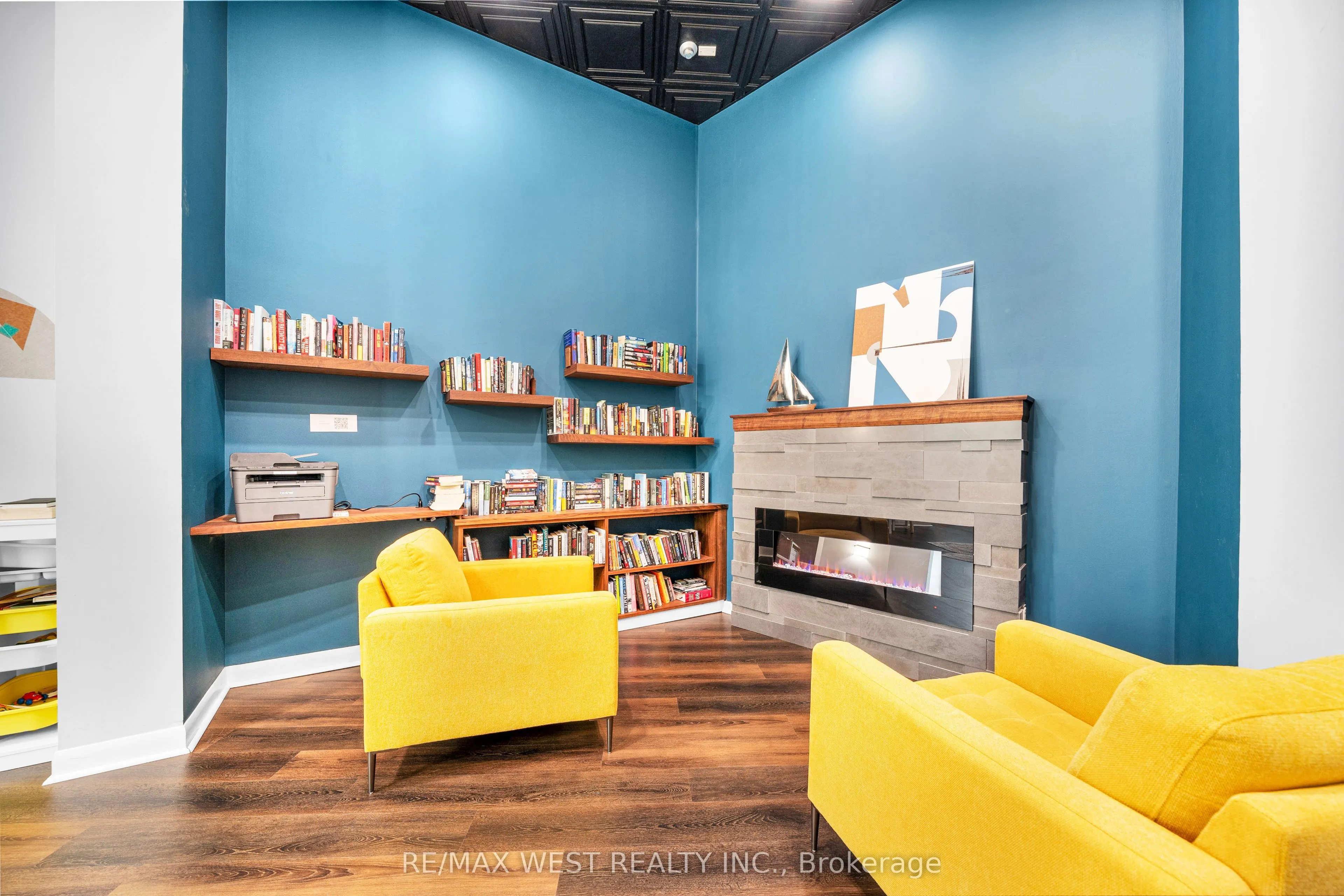 2067 Lake Shore Boulevard W, #202