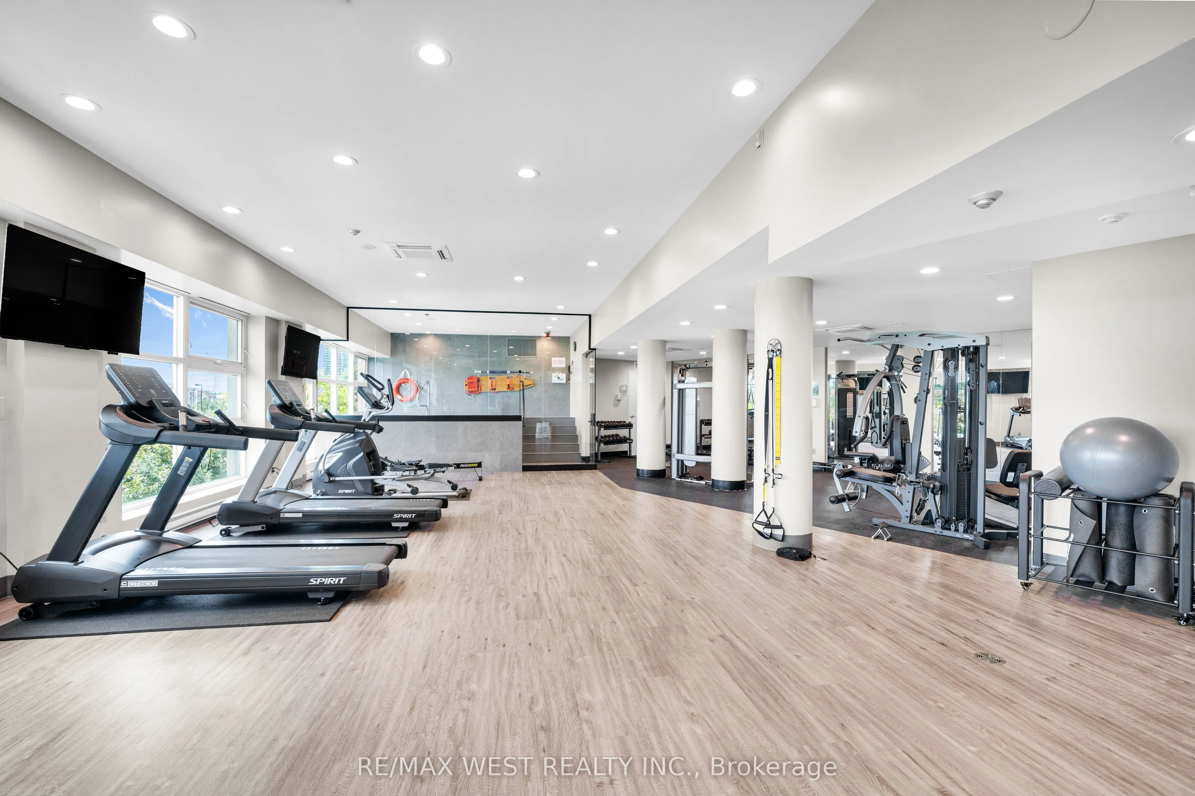 2067 Lake Shore Boulevard W, #202