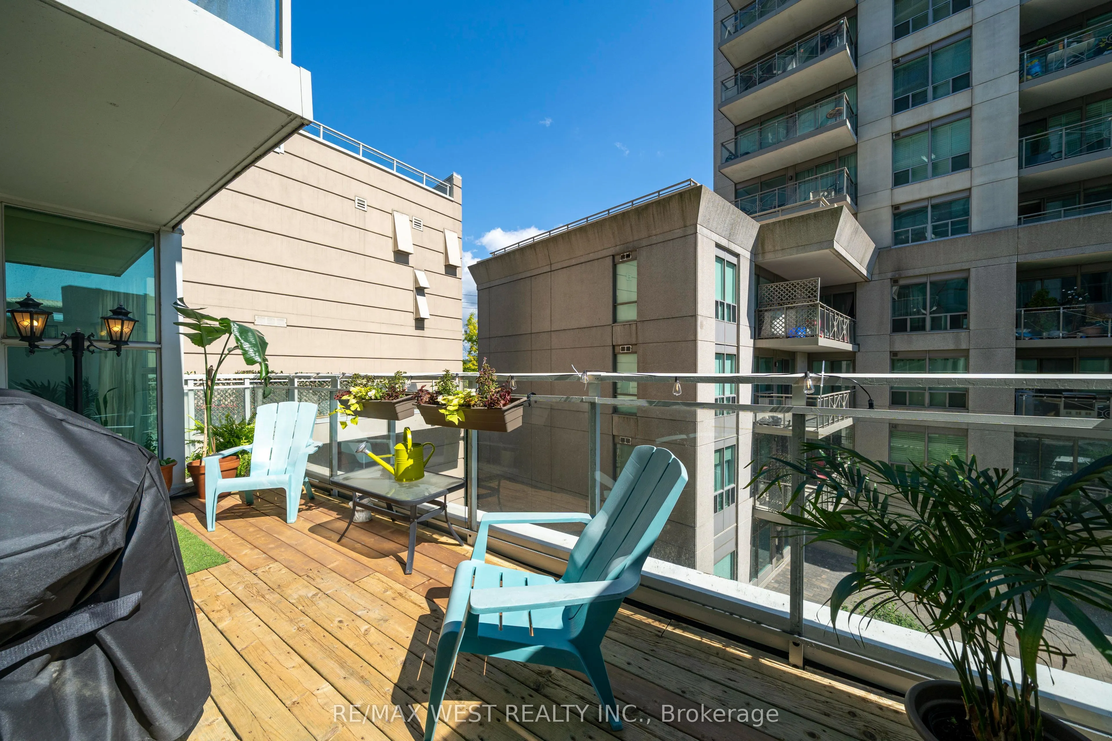 2067 Lake Shore Boulevard W, #202