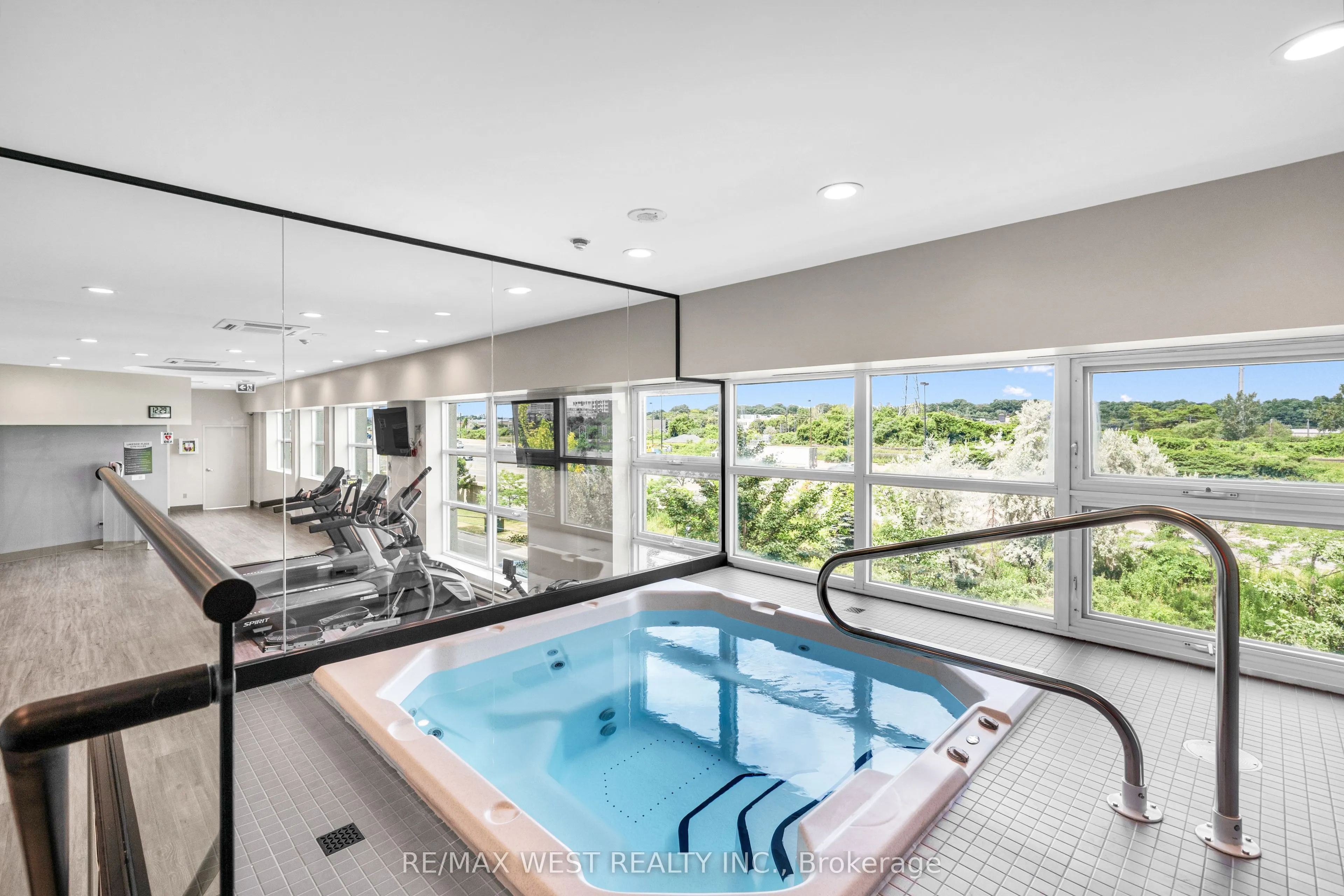 2067 Lake Shore Boulevard W, #202