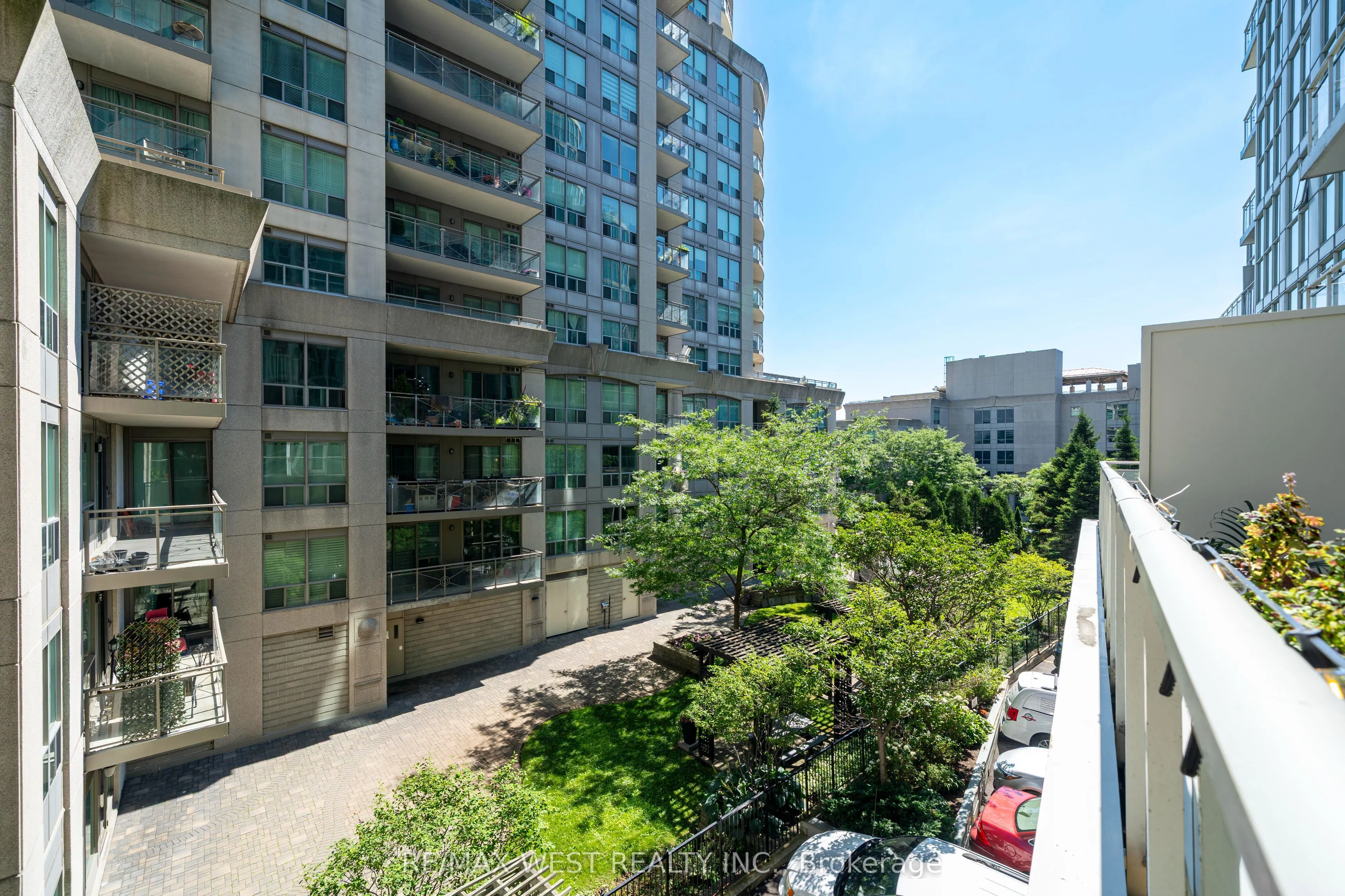 2067 Lake Shore Boulevard W, #202
