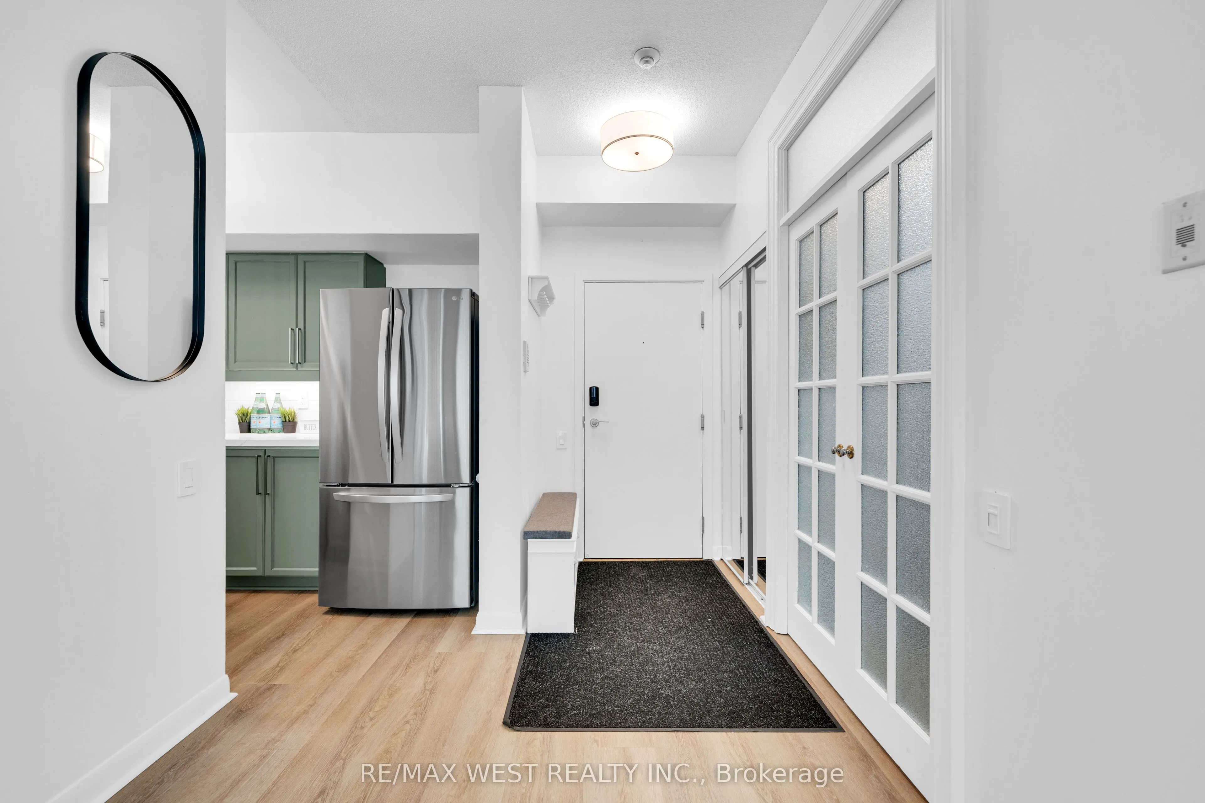 2067 Lake Shore Boulevard W, #202