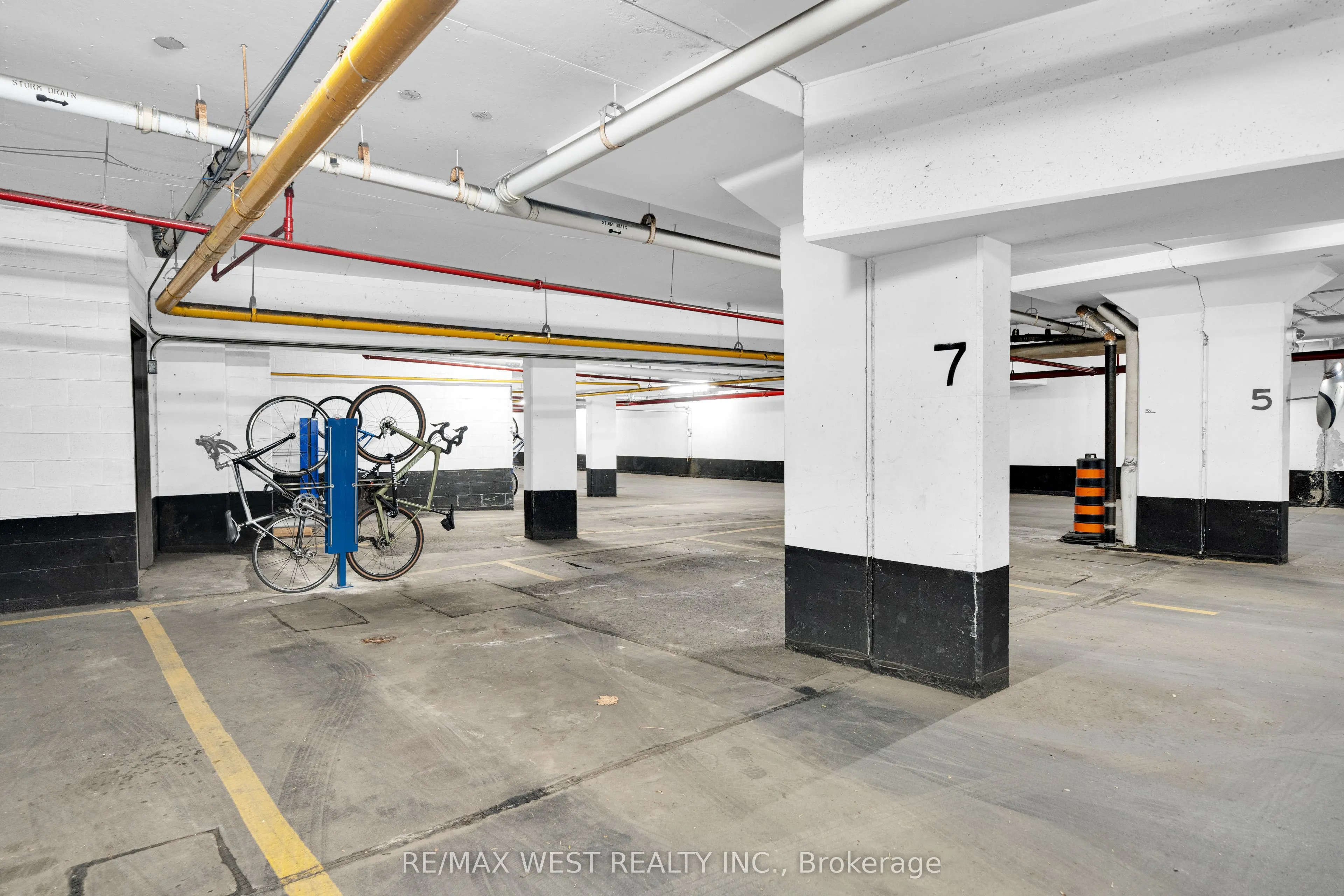 2067 Lake Shore Boulevard W, #202