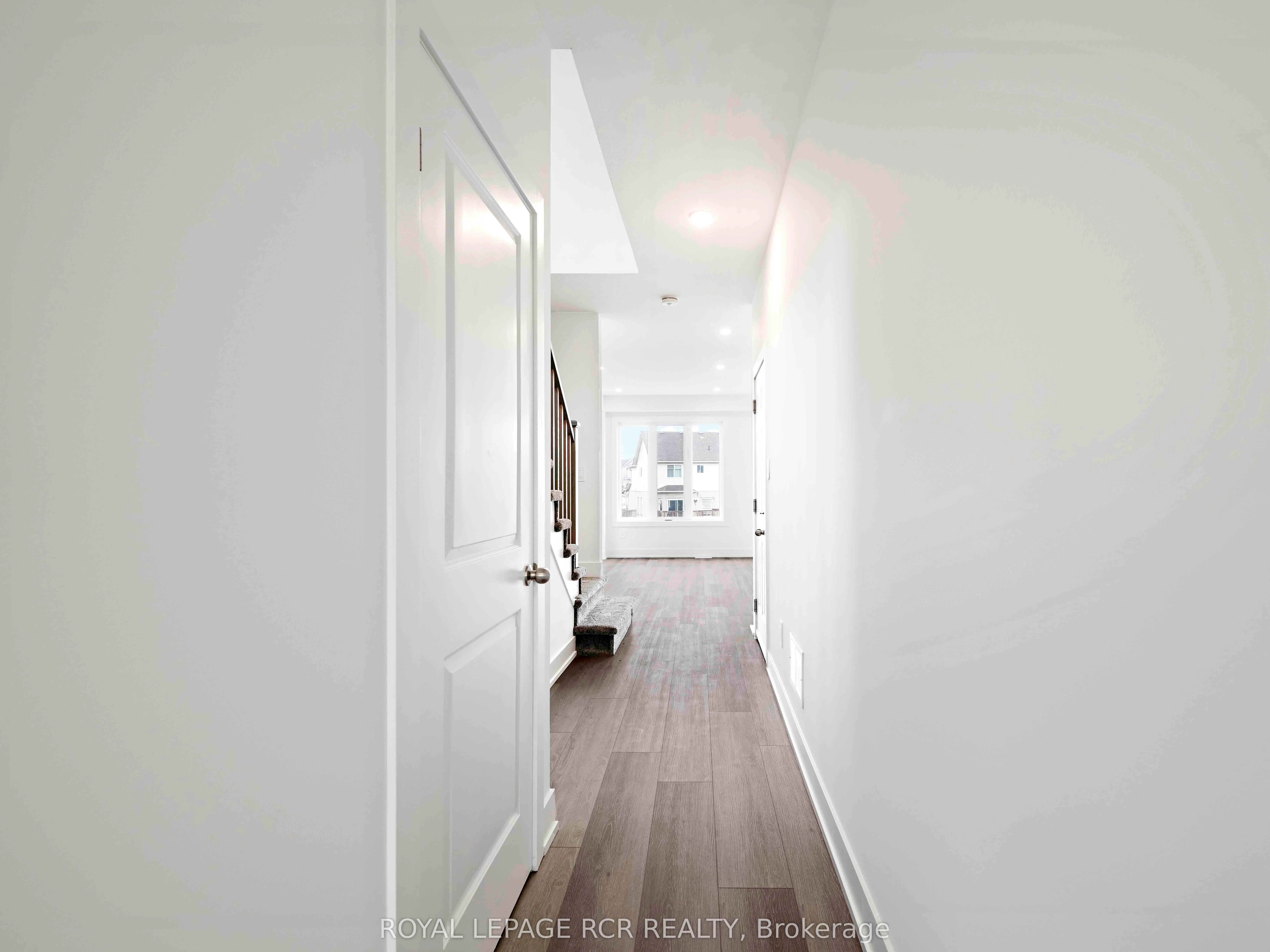 690 Broadway, #28