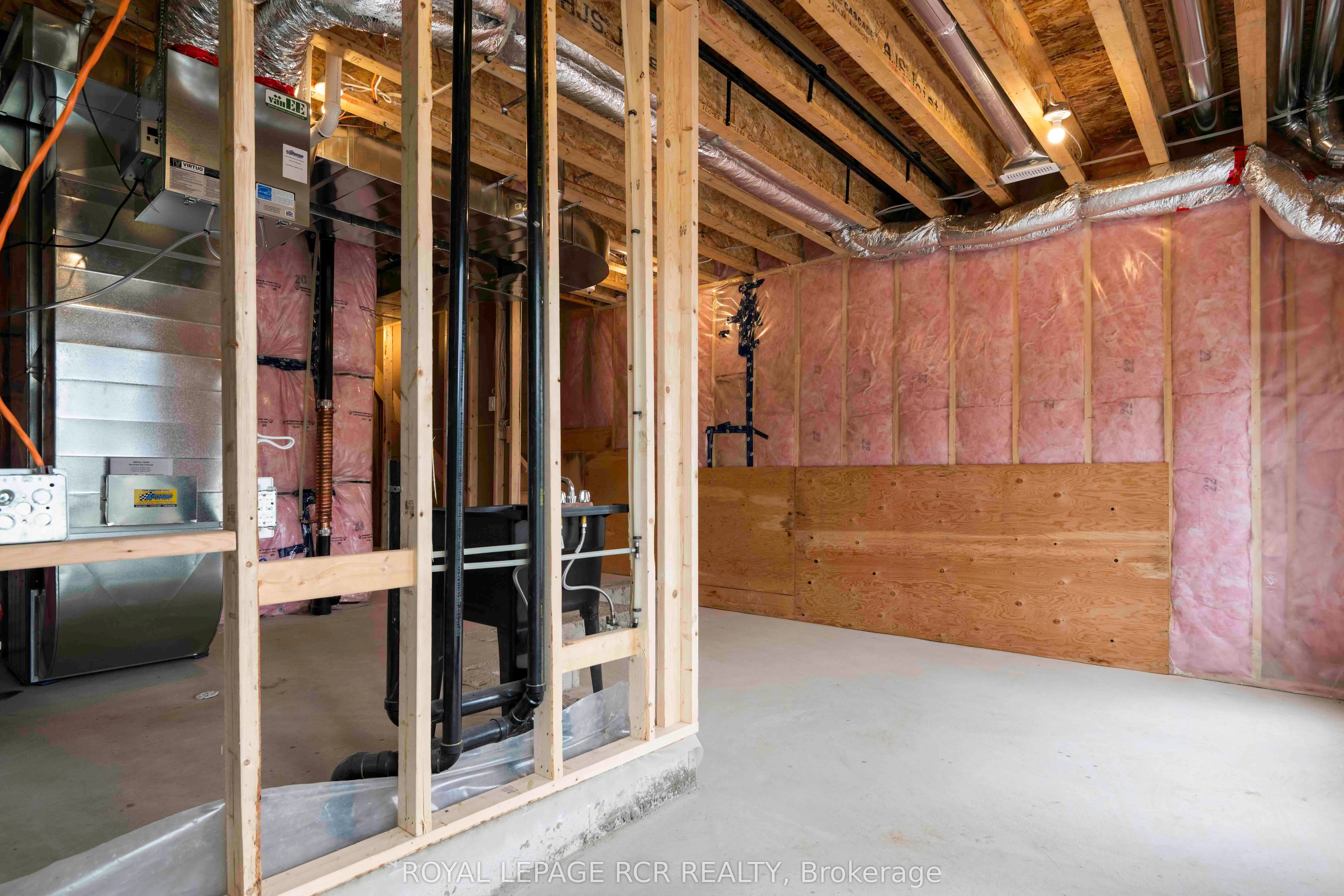 690 Broadway, #28
