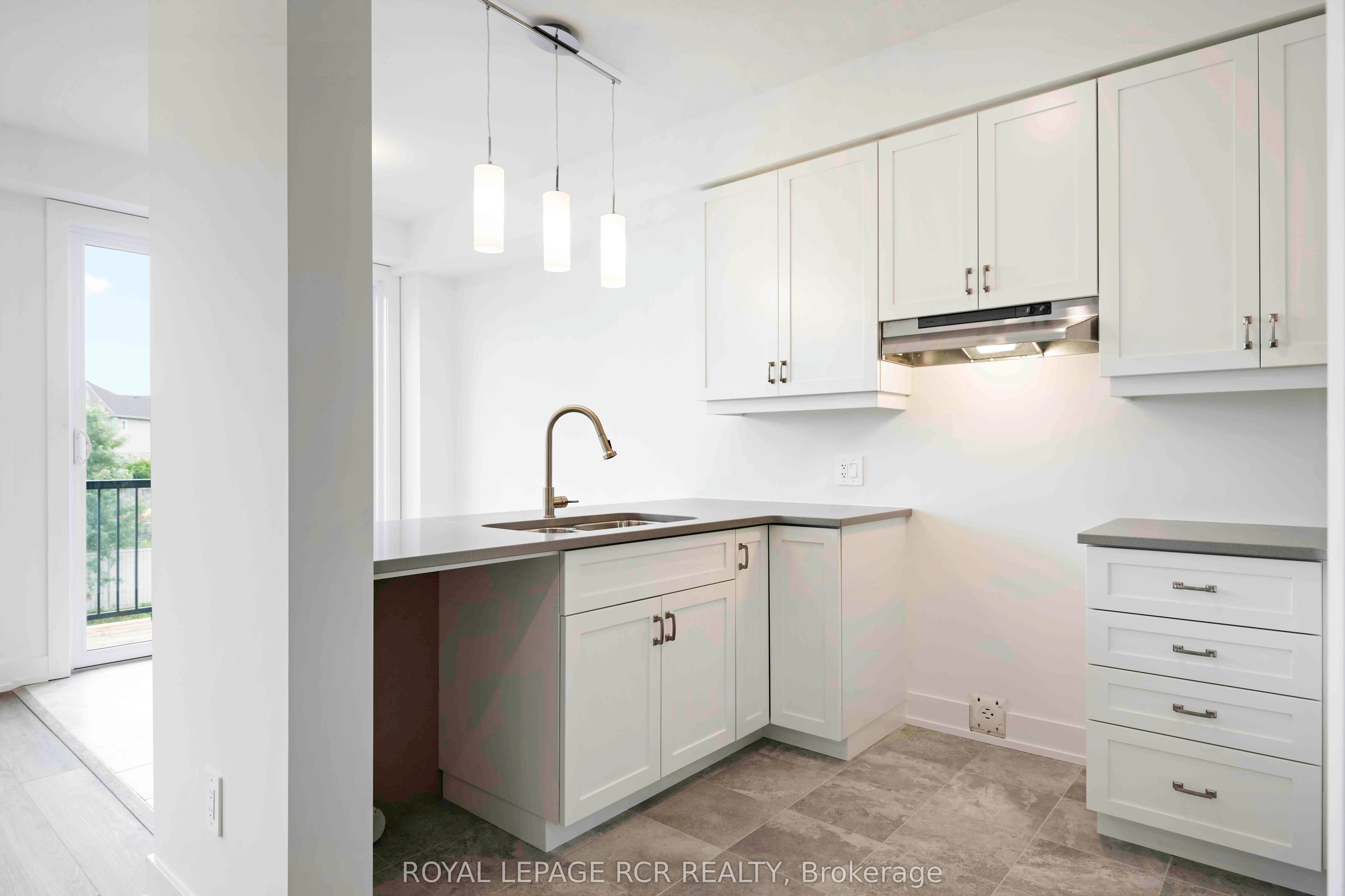 690 Broadway, #28